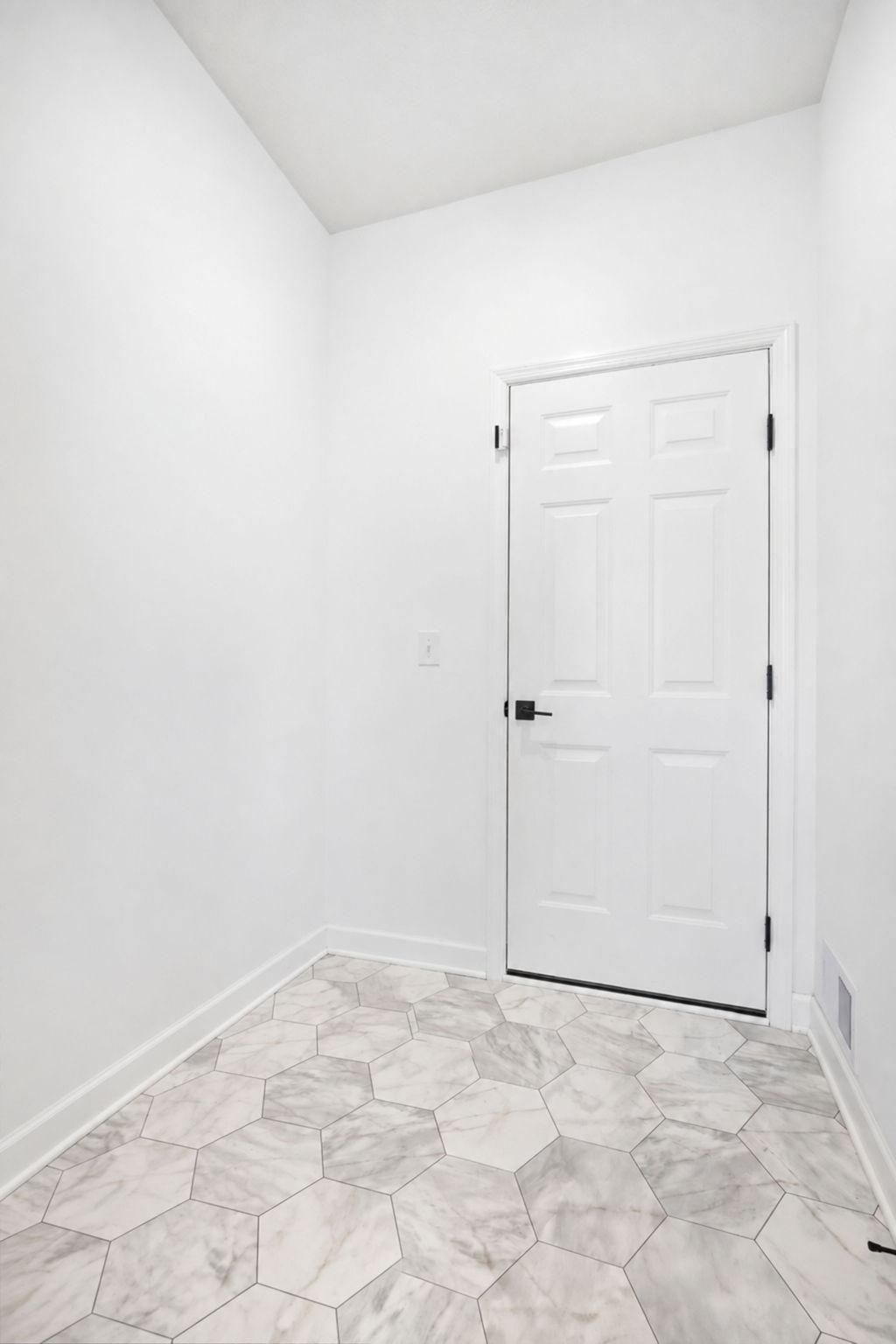 4043 Heath Lane N Property Photo 11