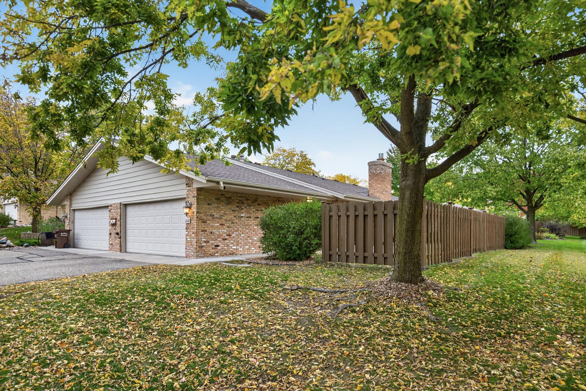 2261 Wildwood Circle Property Photo 1