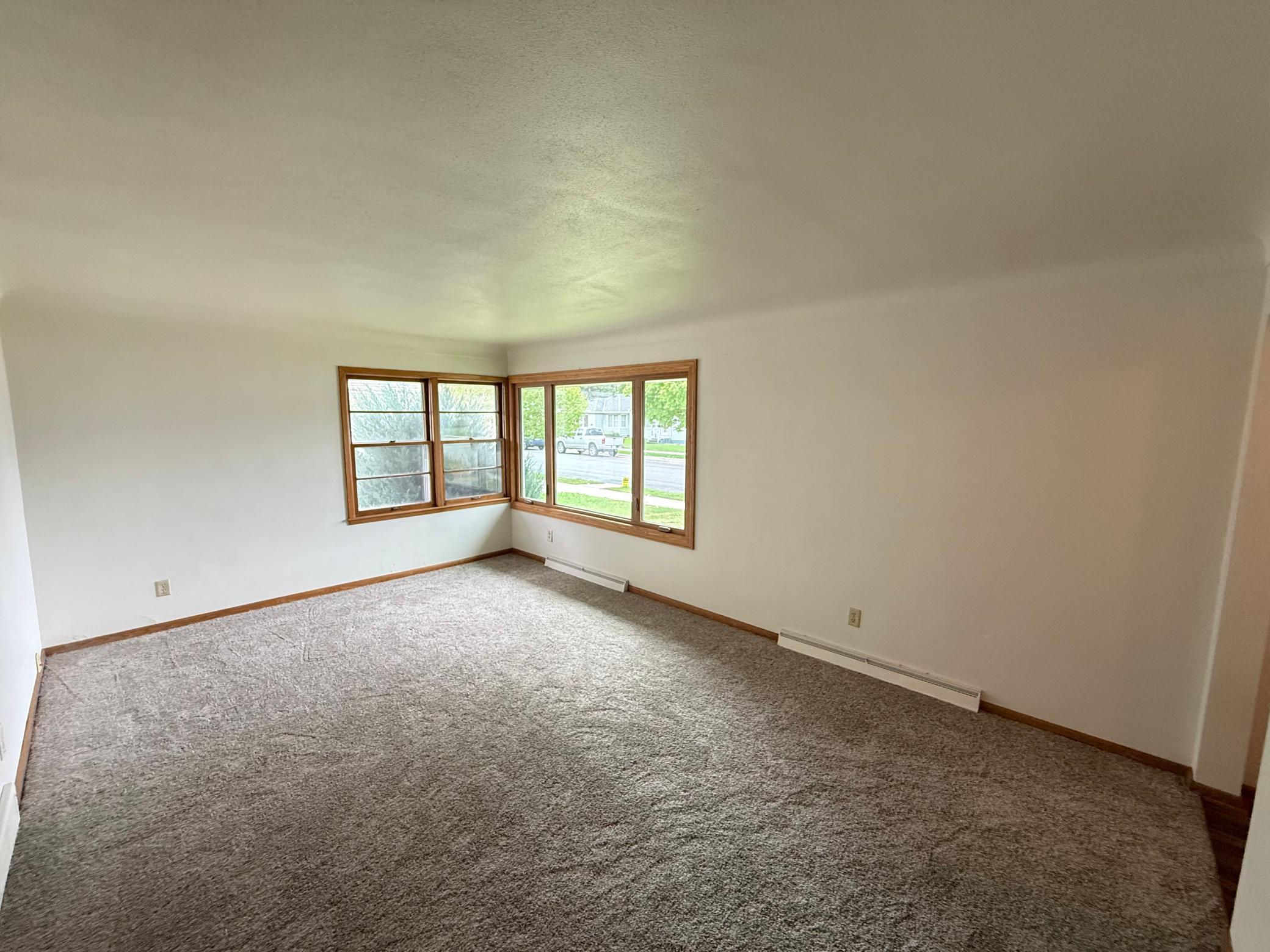 248 23rd Avenue N Property Photo 3