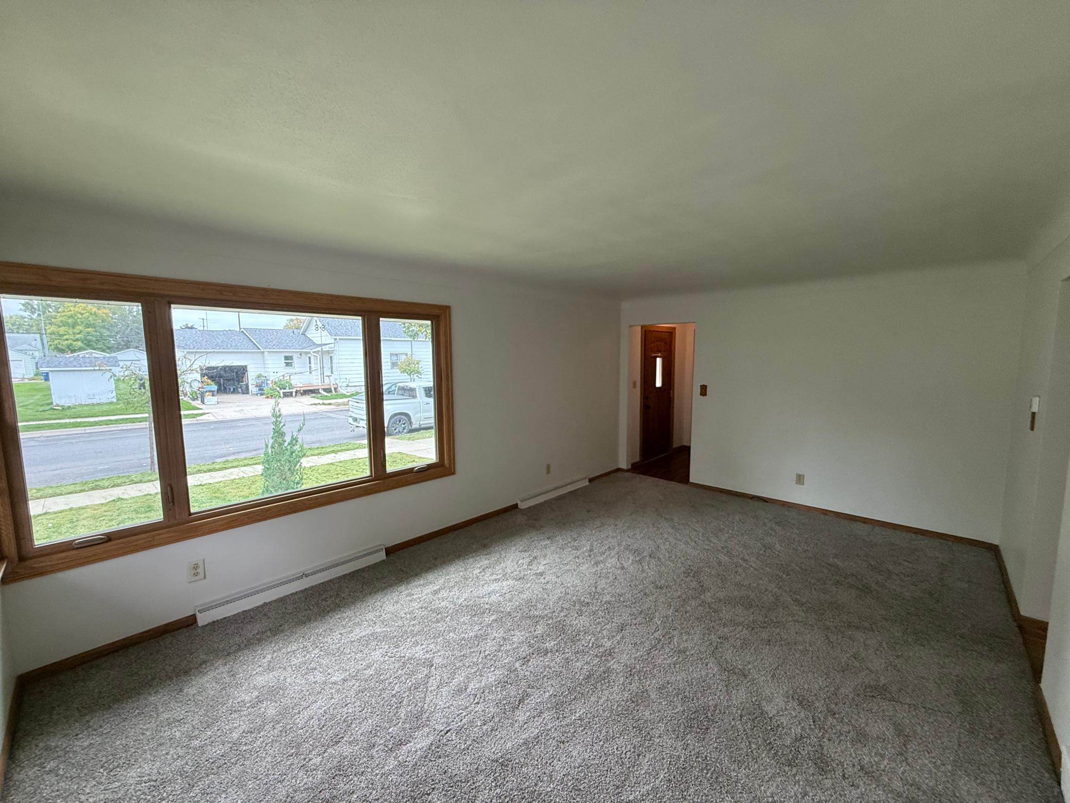 248 23rd Avenue N Property Photo 4