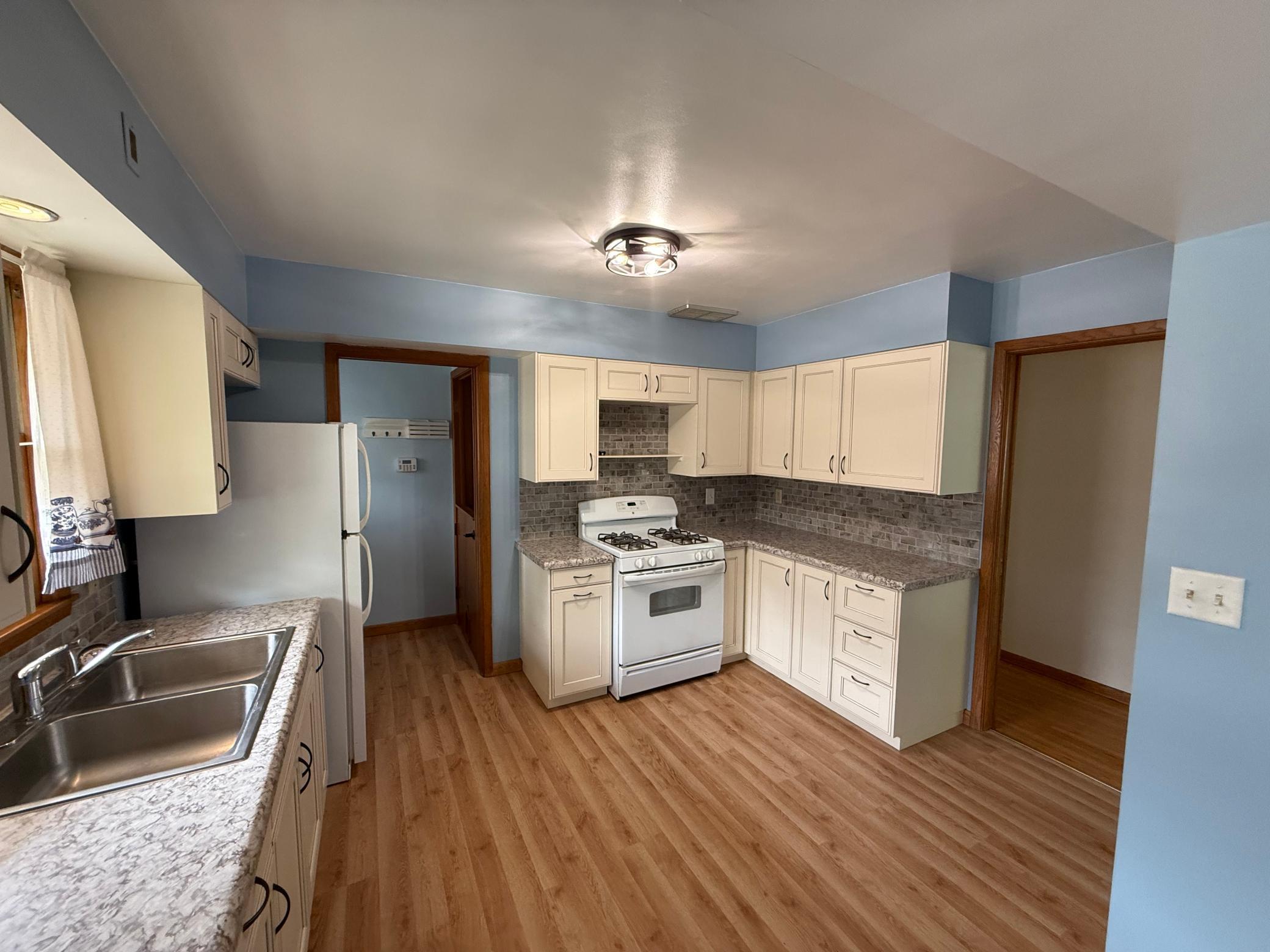 248 23rd Avenue N Property Photo 5