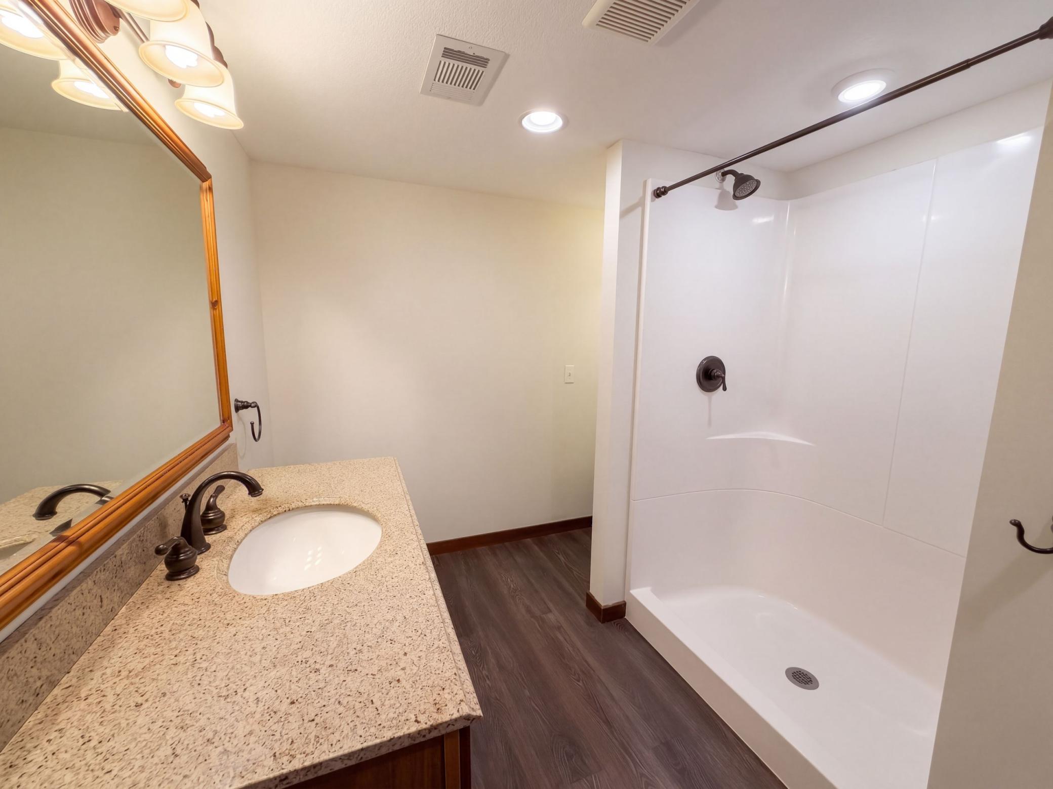 3415 Kaiser Circle Ne Property Photo 6