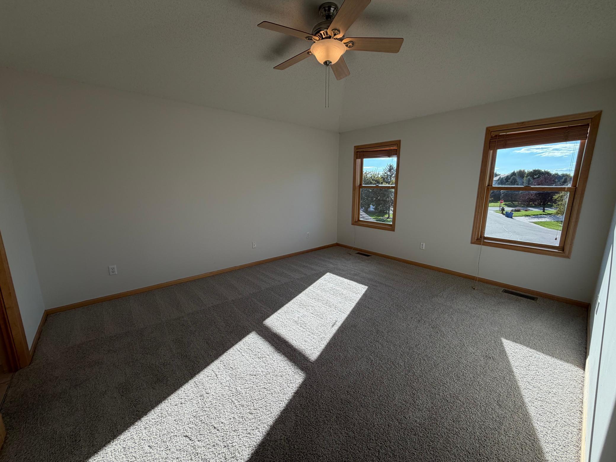 3415 Kaiser Circle Ne Property Photo 7