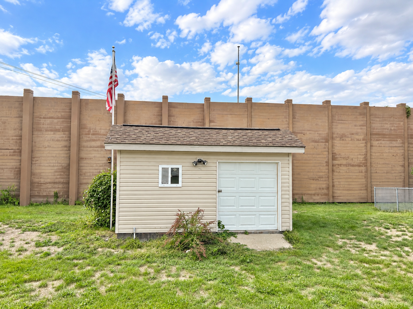 5 Elm Street Property Photo 21