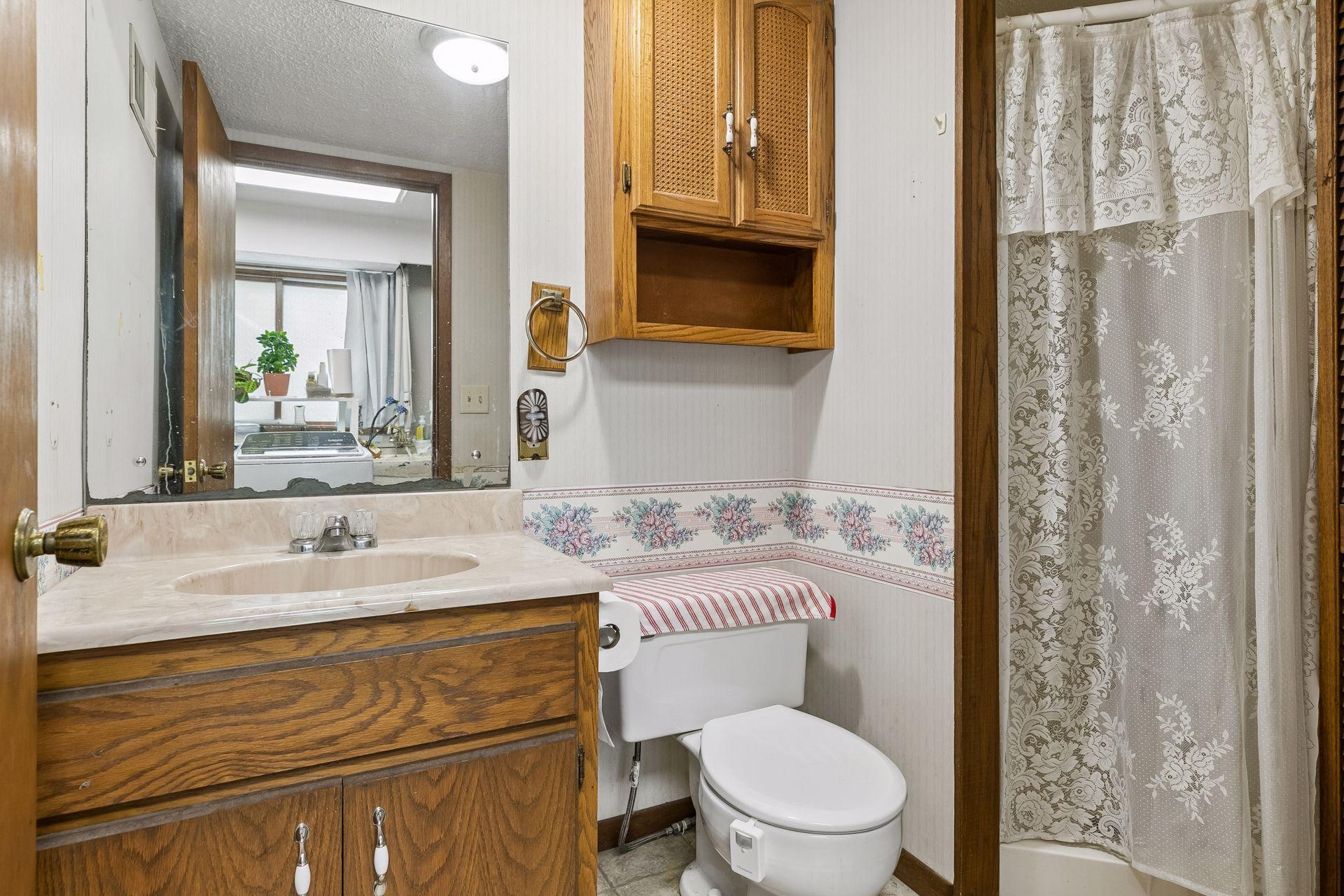 750 Viking Drive E Property Photo 24
