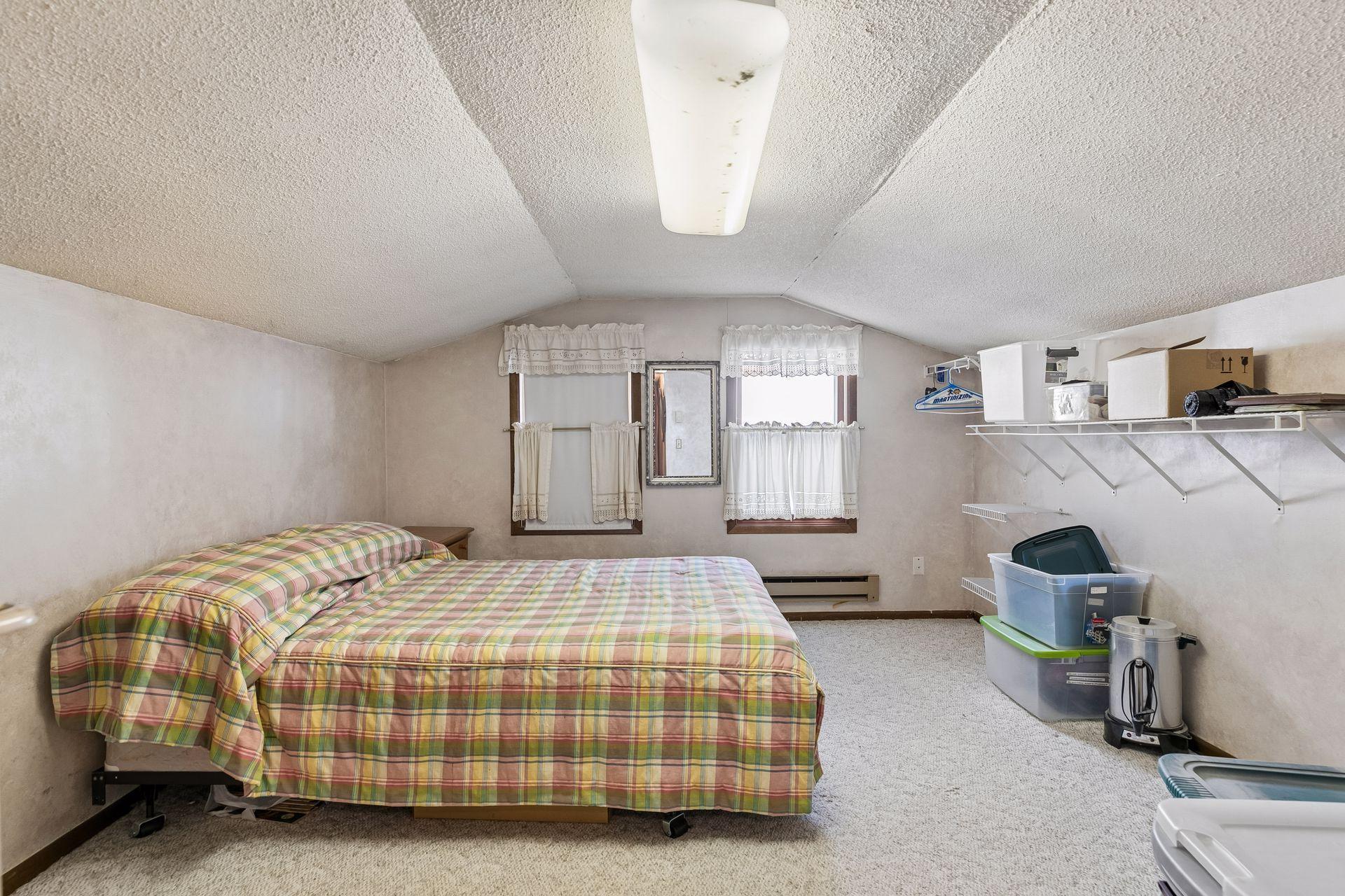 750 Viking Drive E Property Photo 35
