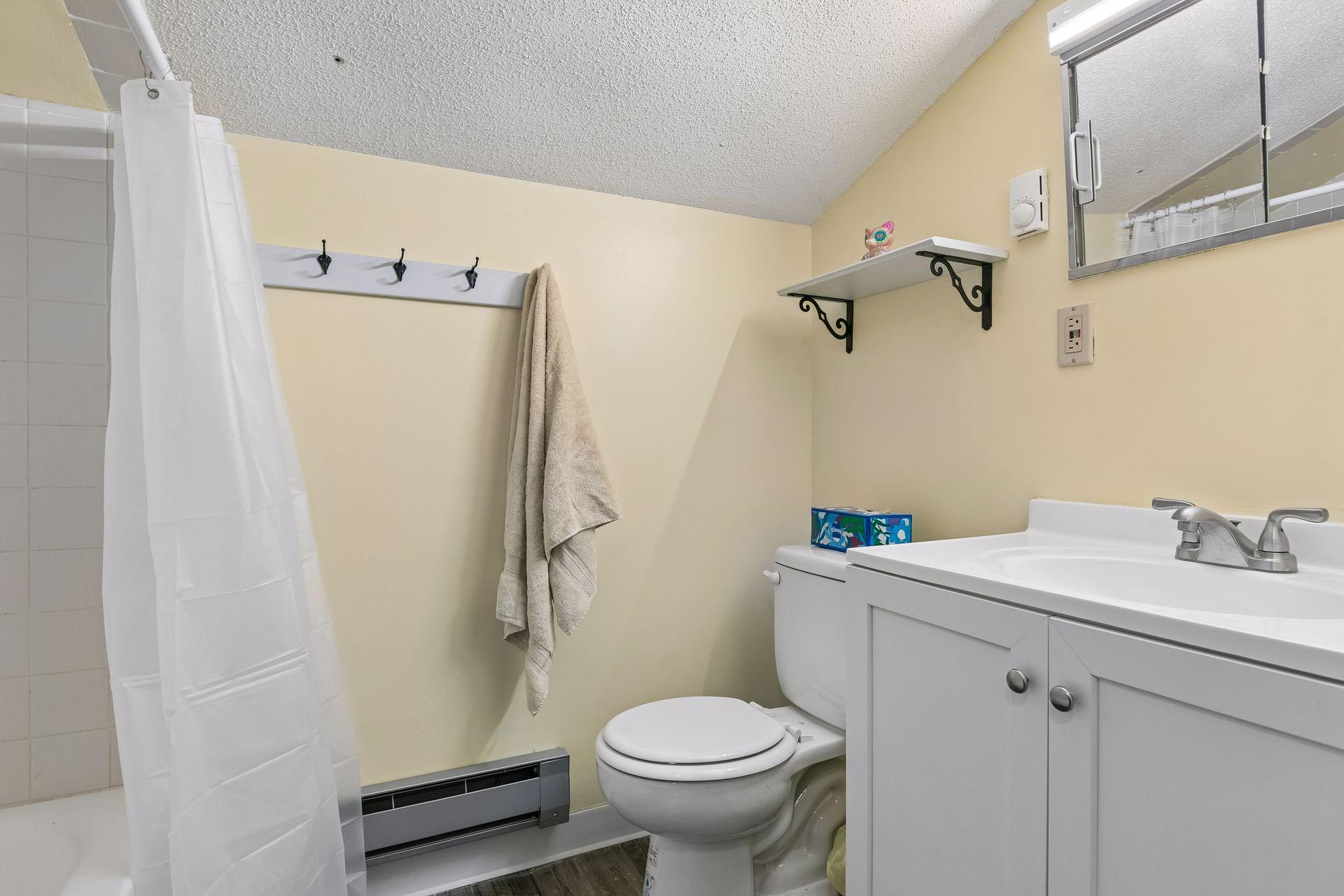 750 Viking Drive E Property Photo 36