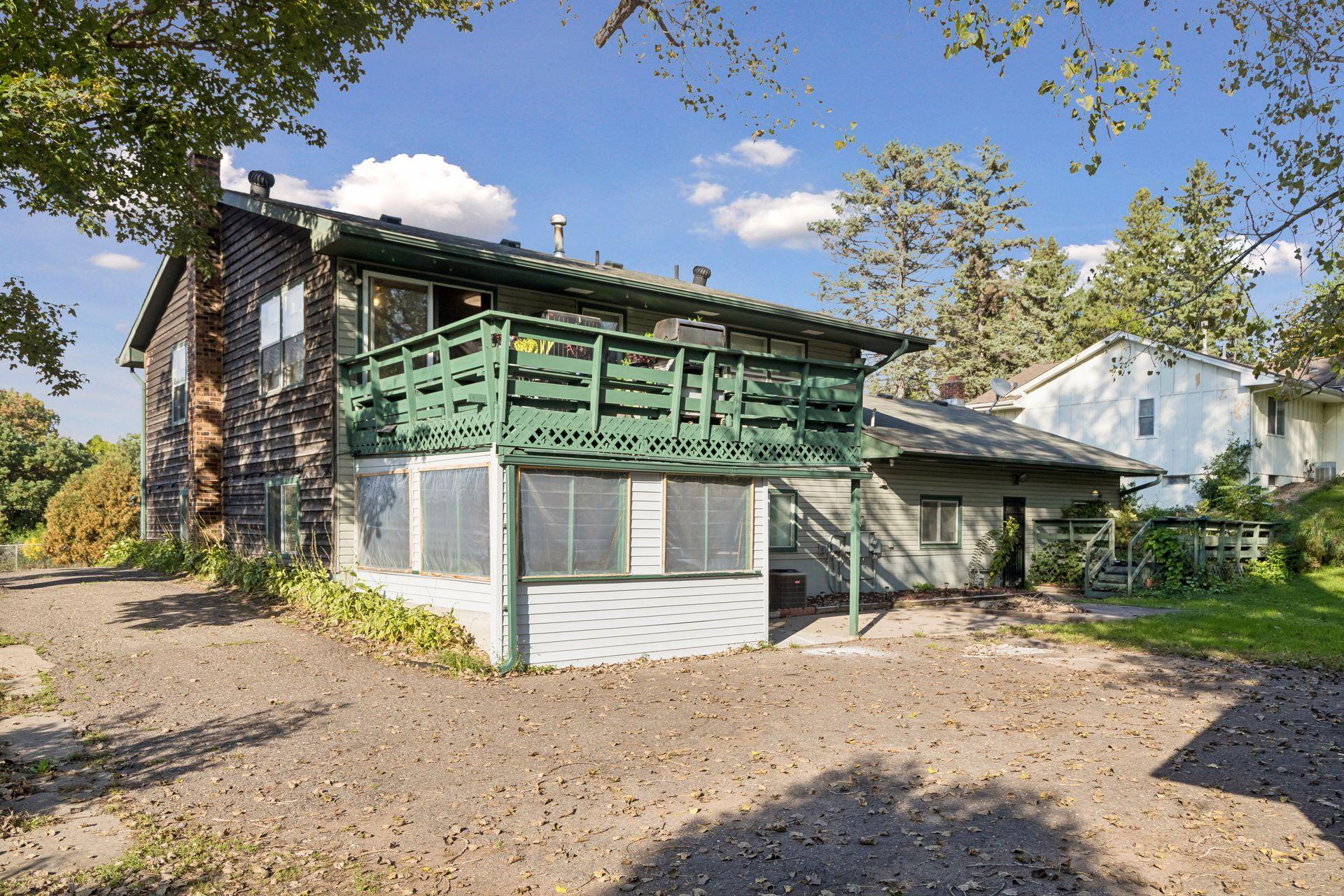 750 Viking Drive E Property Photo 40