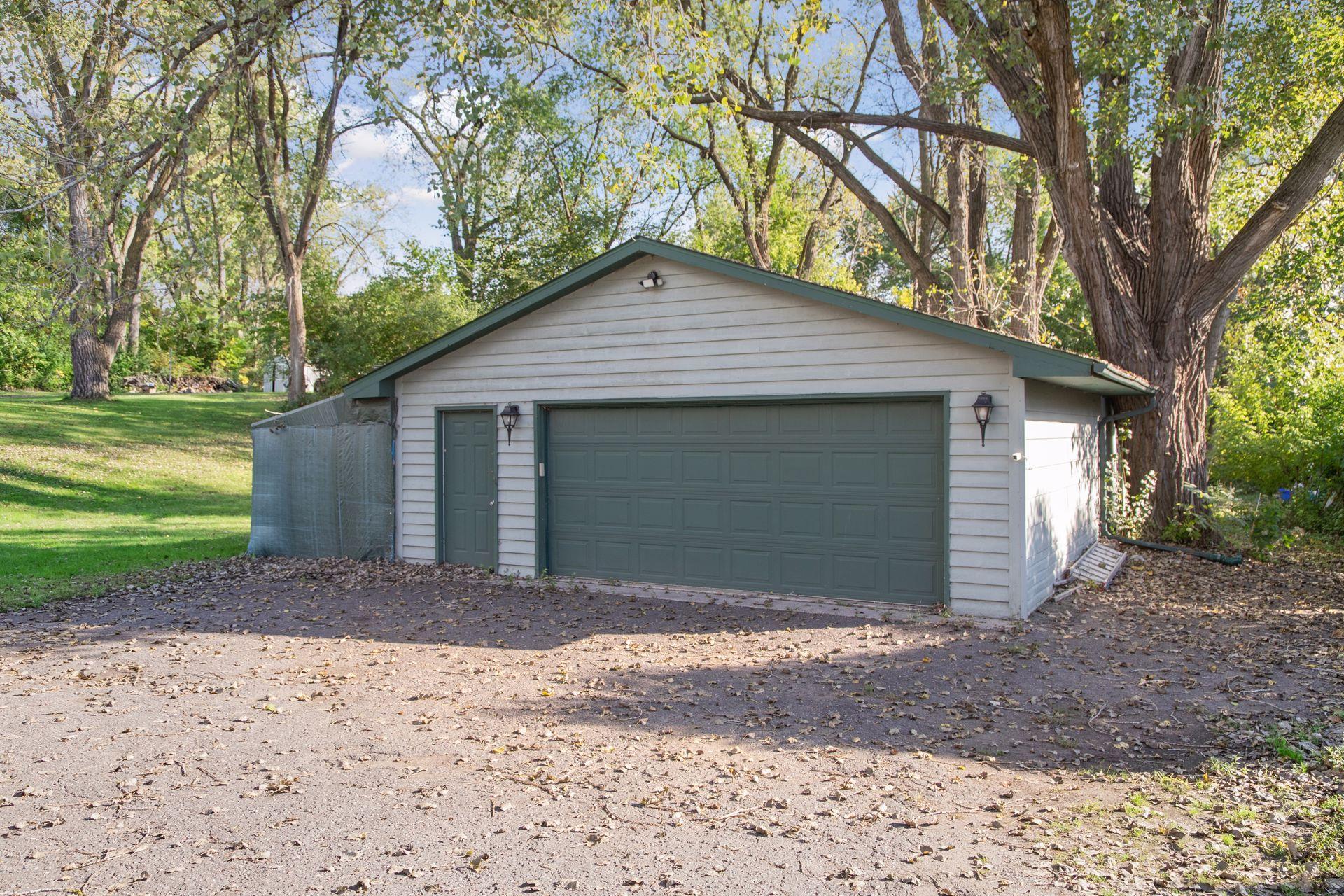 750 Viking Drive E Property Photo 42