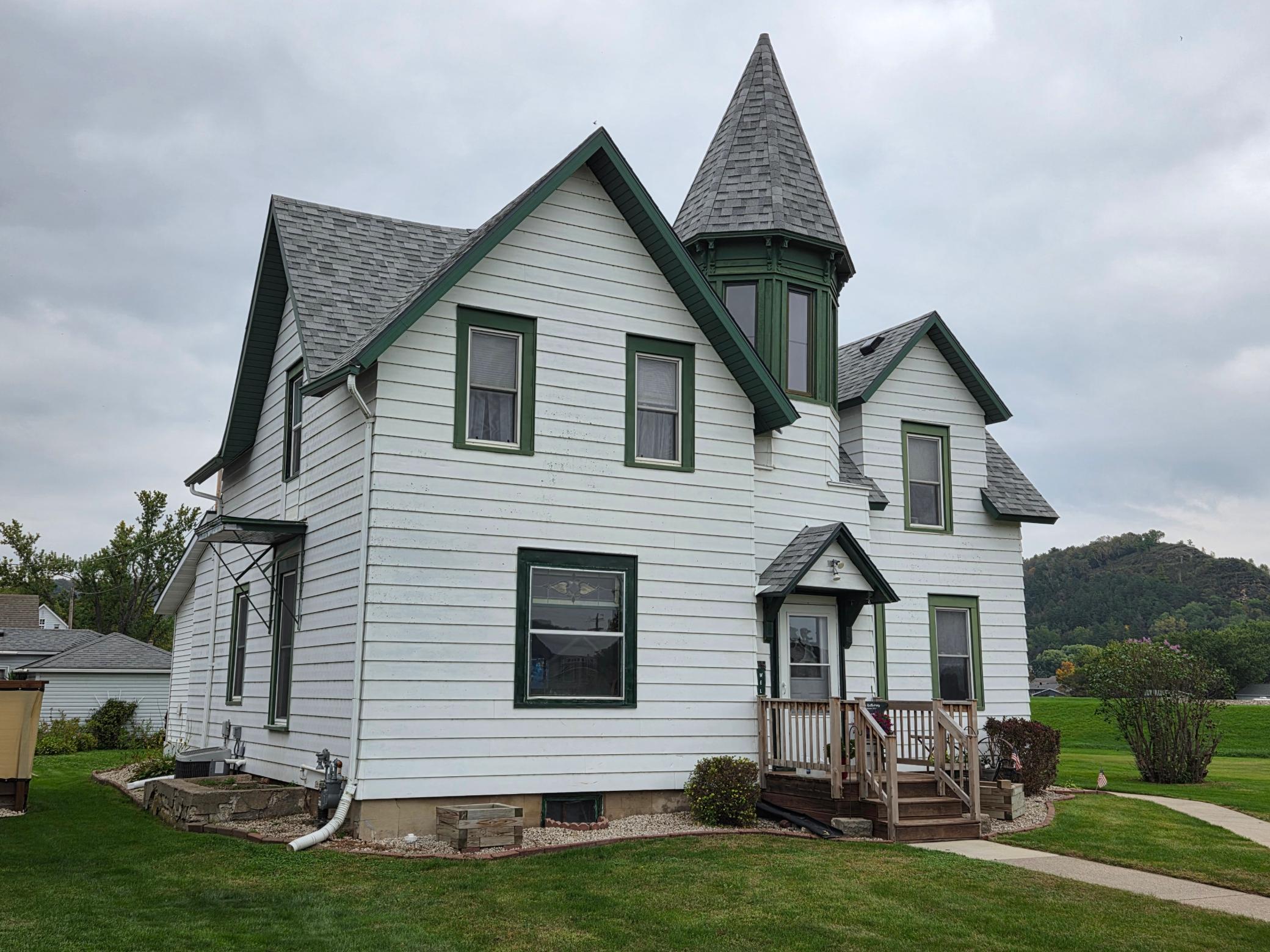 201 E Rushford Avenue Property Photo 1