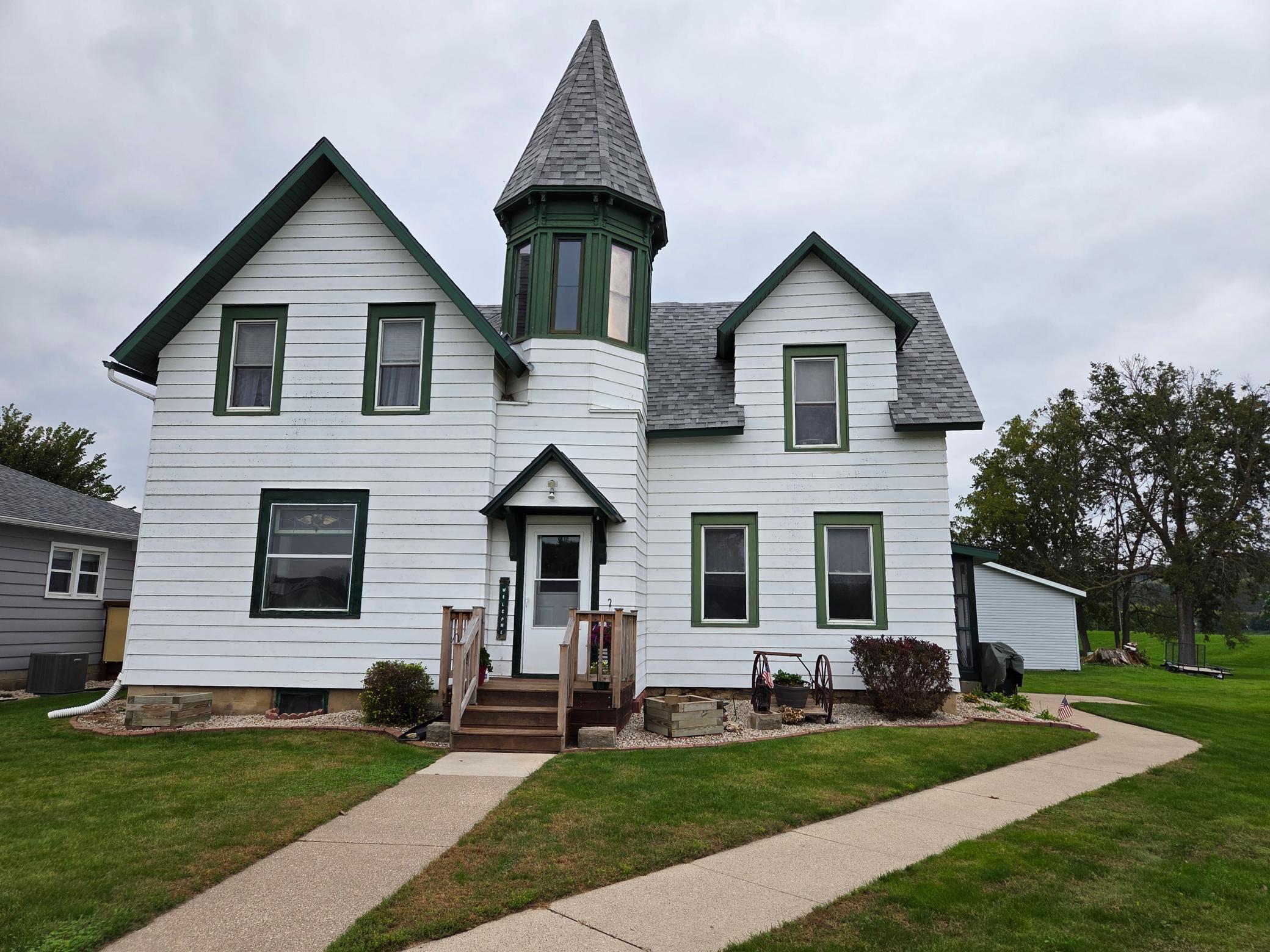 201 E Rushford Avenue Property Photo 3