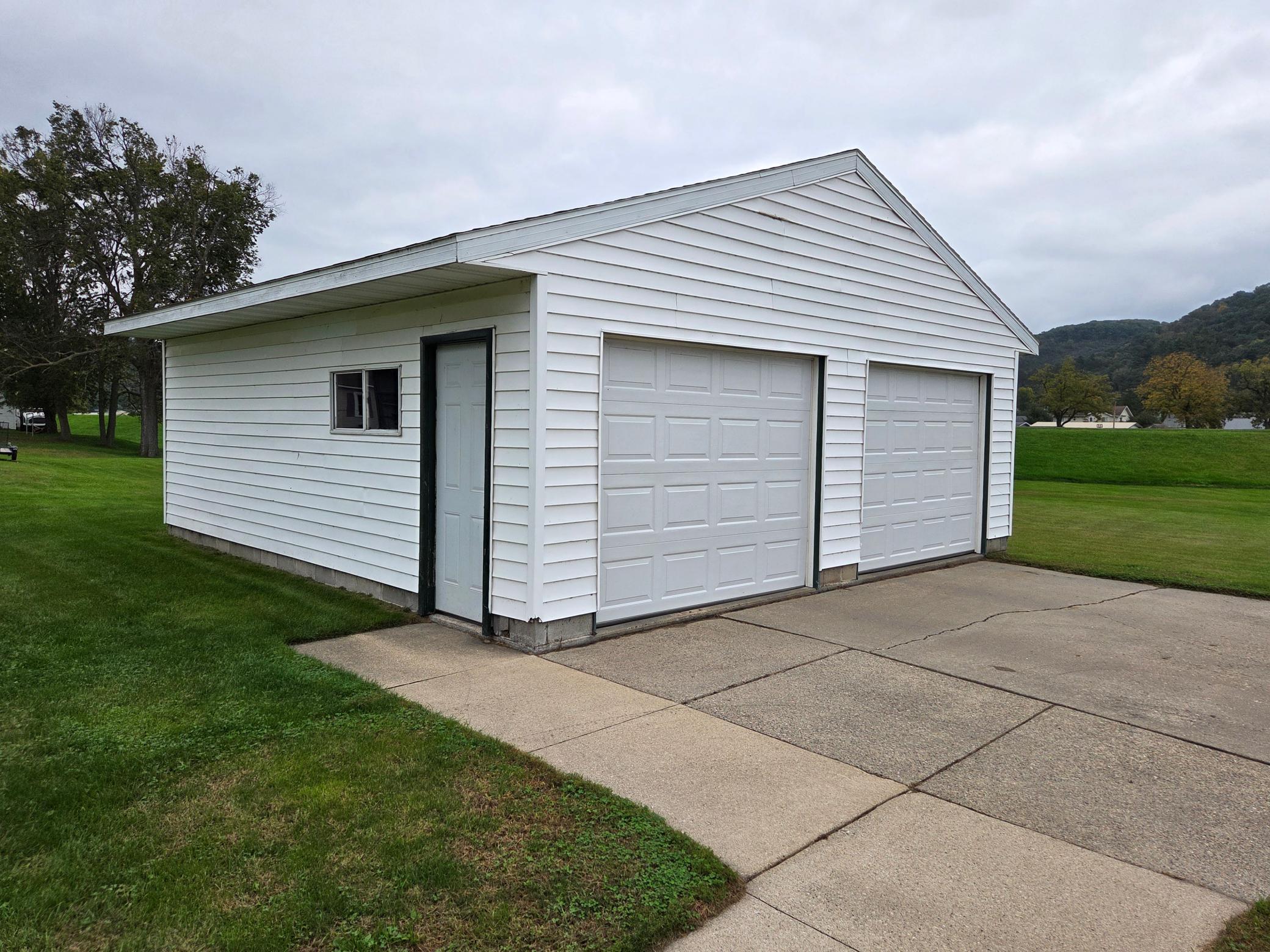 201 E Rushford Avenue Property Photo 8