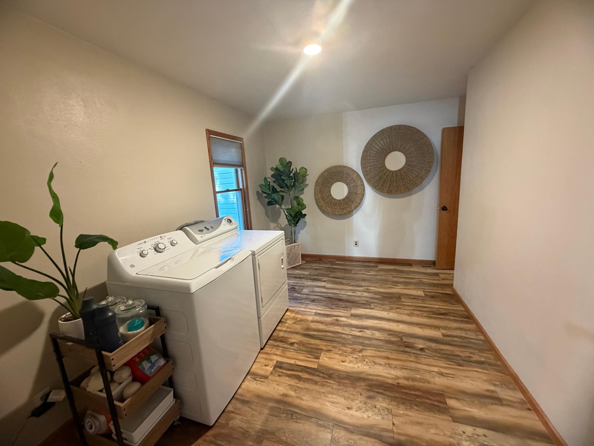 113 W 6th Street Property Photo 2