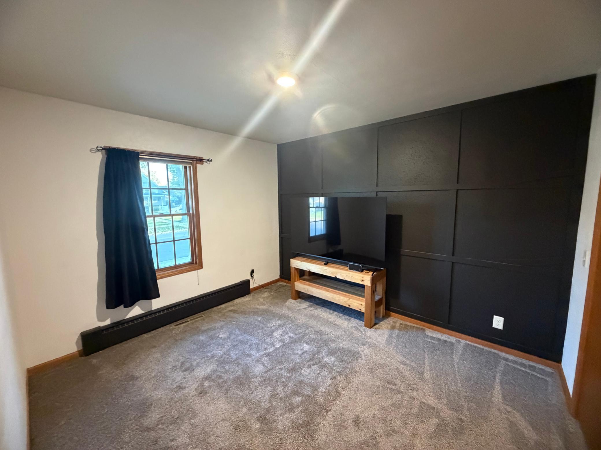 113 W 6th Street Property Photo 4