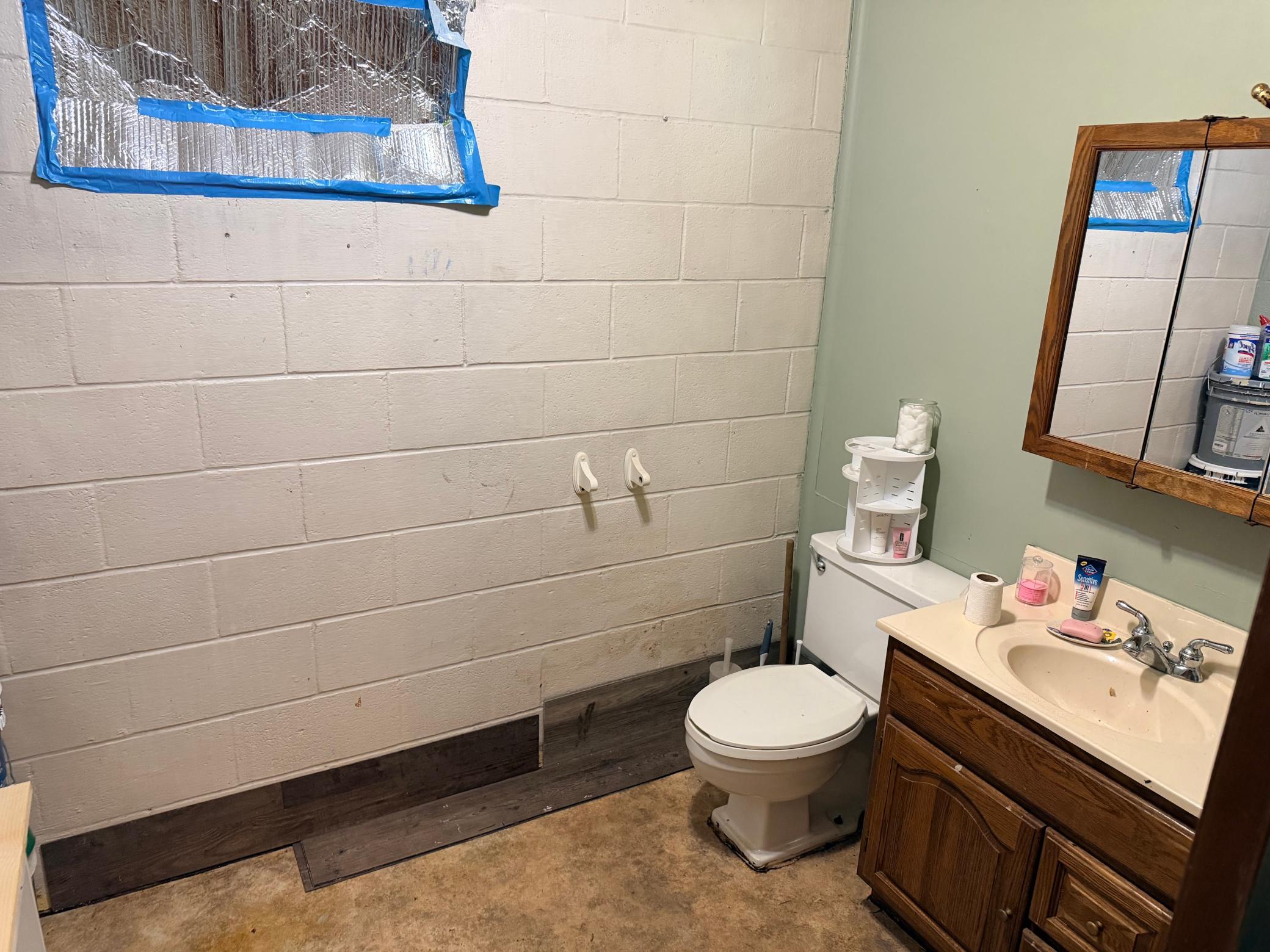 110 28th Street E Property Photo 9