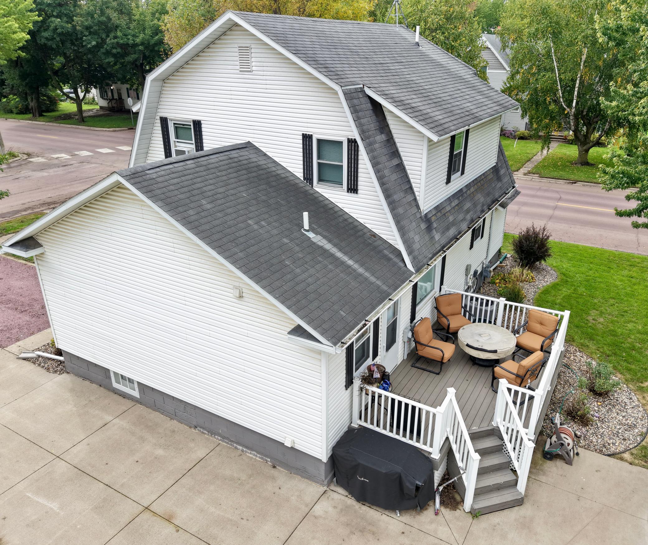 1124 6th Street Property Photo 4