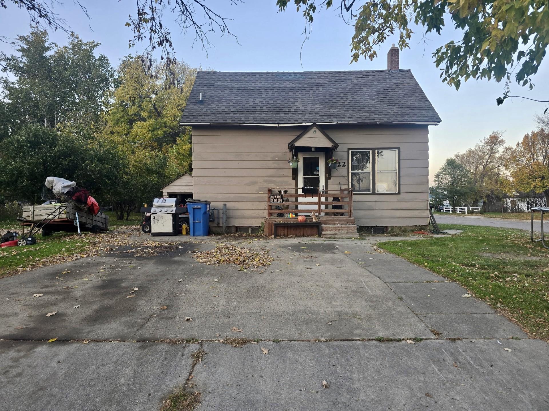 222 Cedar Avenue Ne Property Photo 1