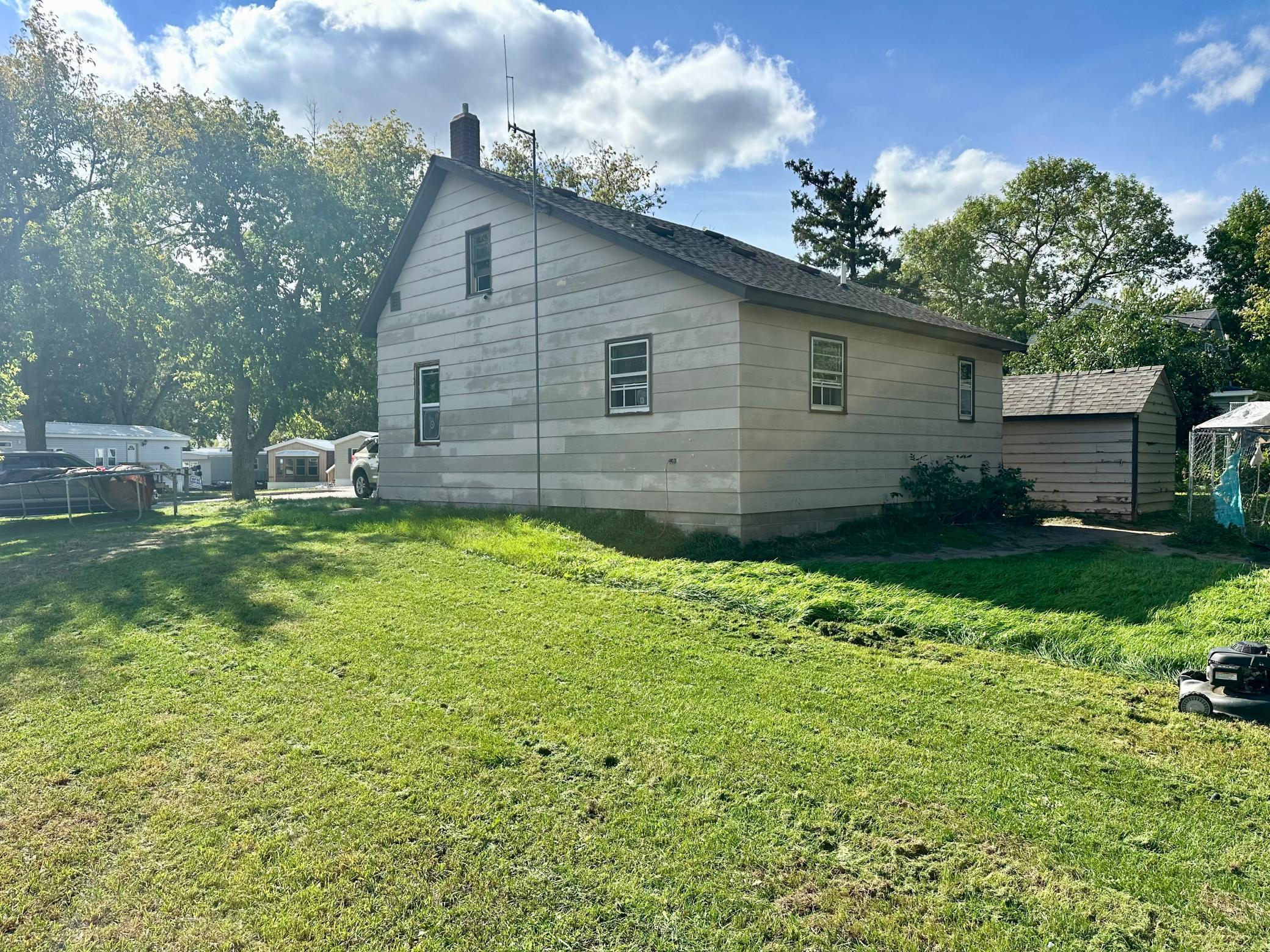 222 Cedar Avenue Ne Property Photo 3