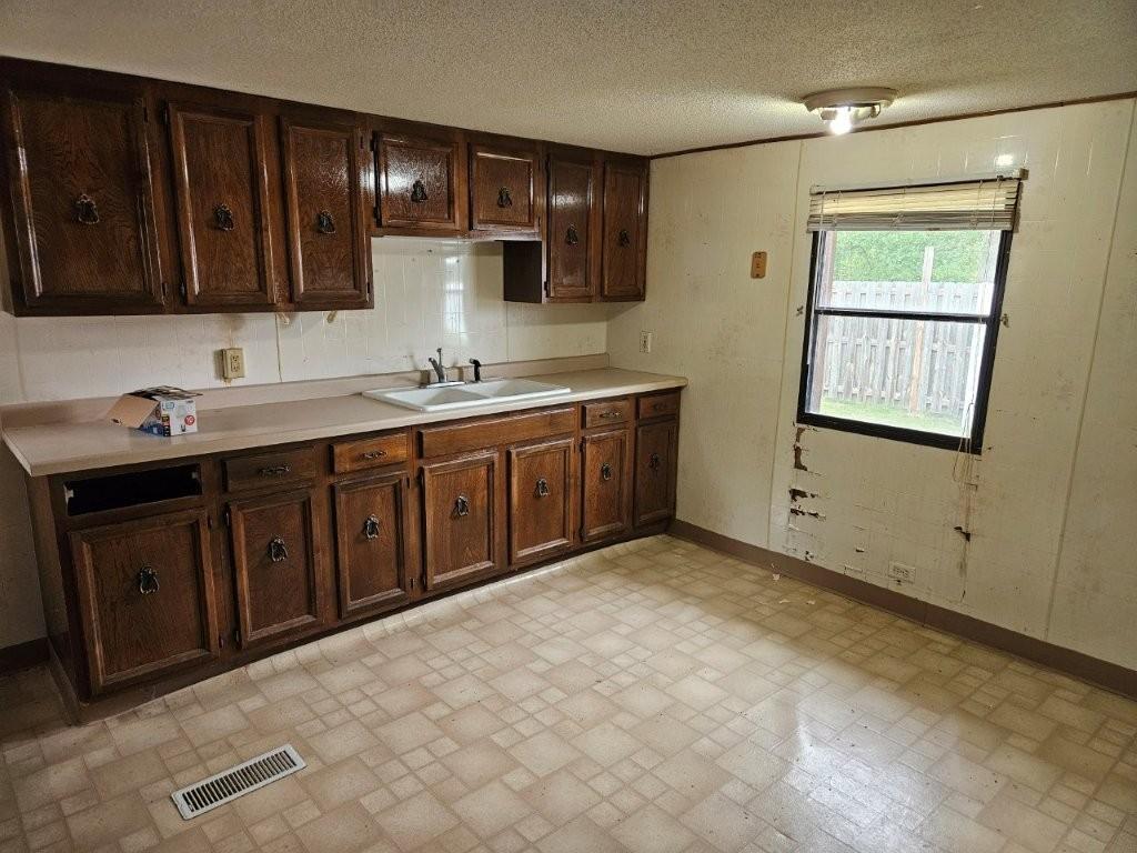 37108 Lomond Drive Property Photo 16