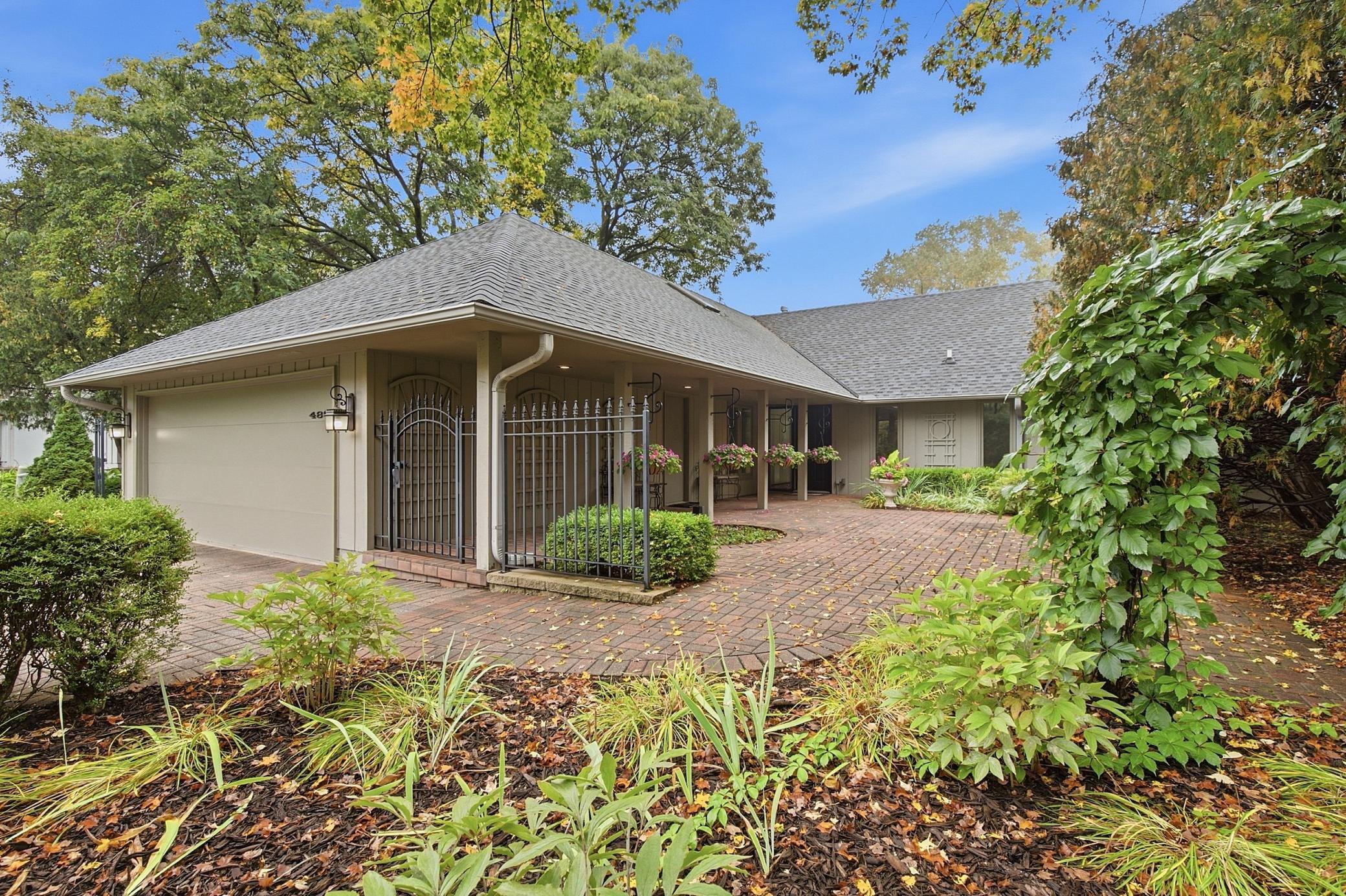 4890 Regents Walk Property Photo 5