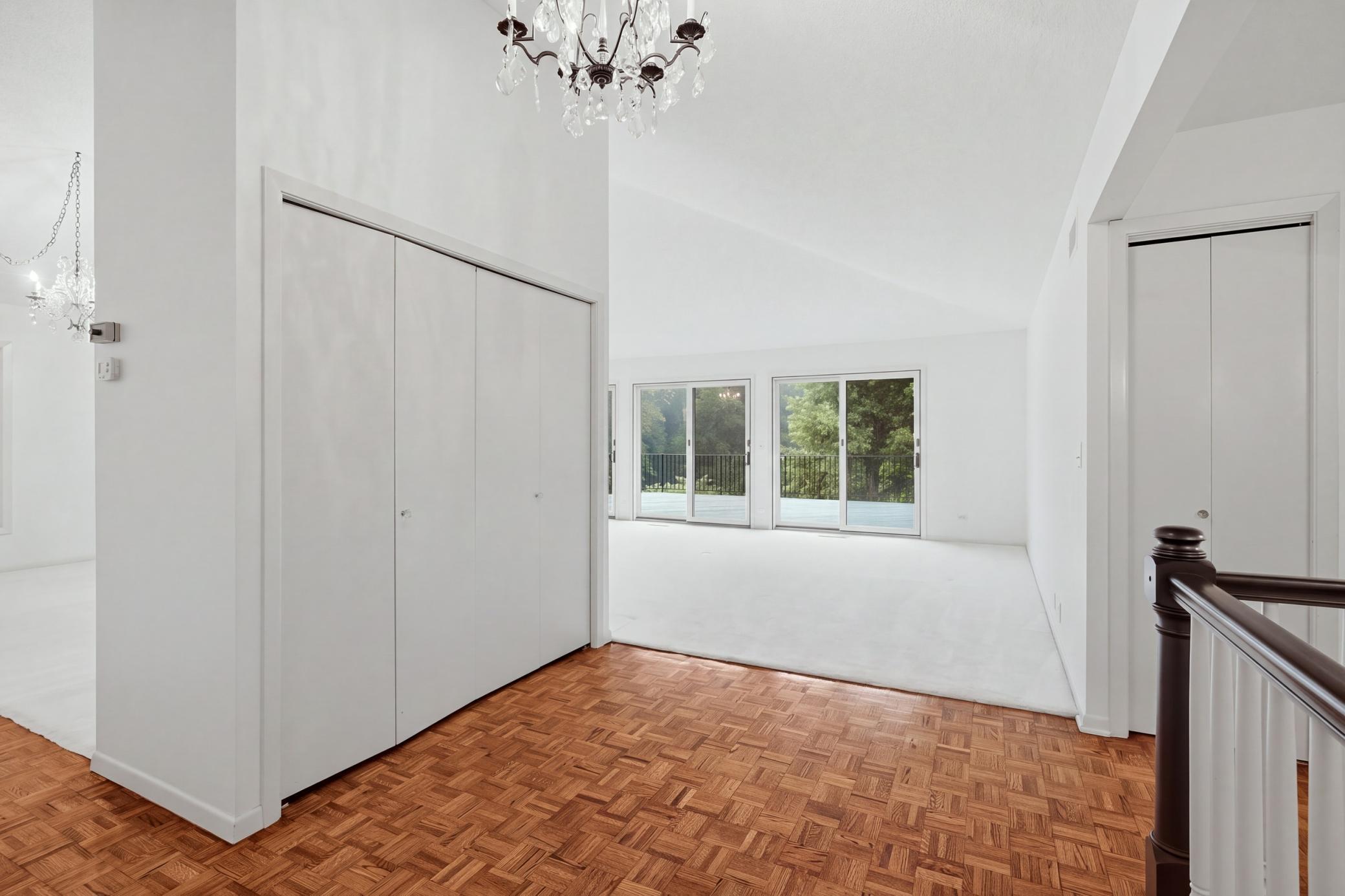 4890 Regents Walk Property Photo 10