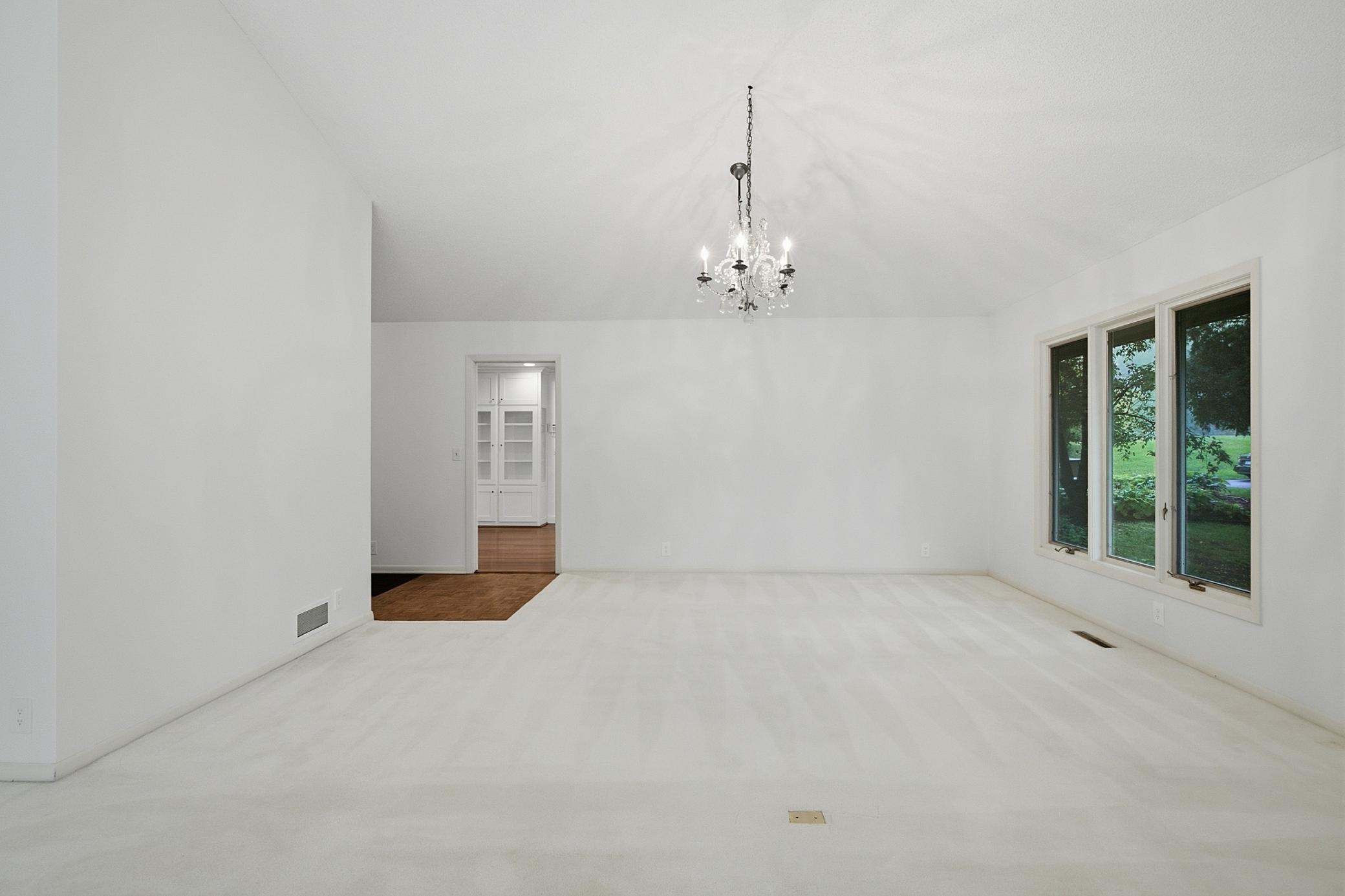 4890 Regents Walk Property Photo 14