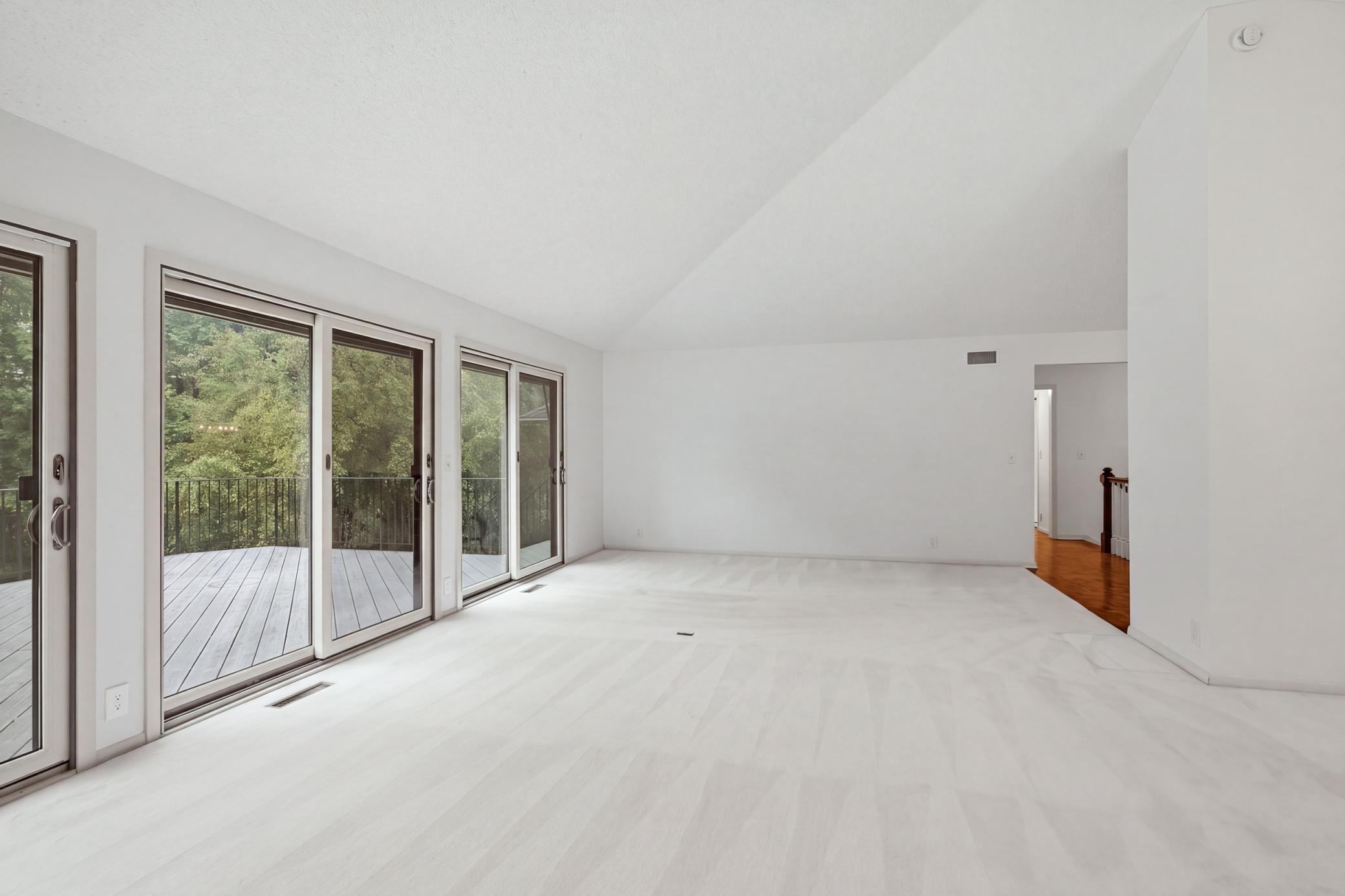 4890 Regents Walk Property Photo 15