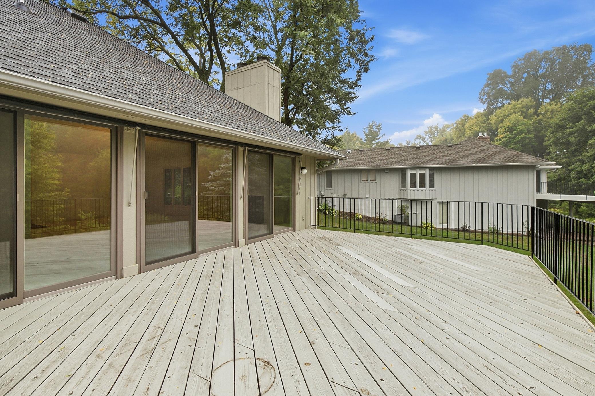 4890 Regents Walk Property Photo 18