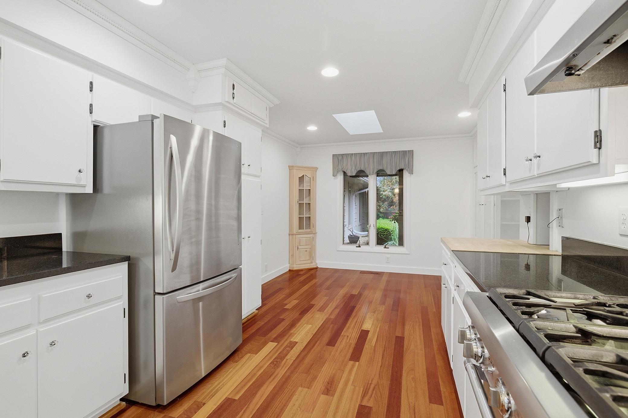 4890 Regents Walk Property Photo 23
