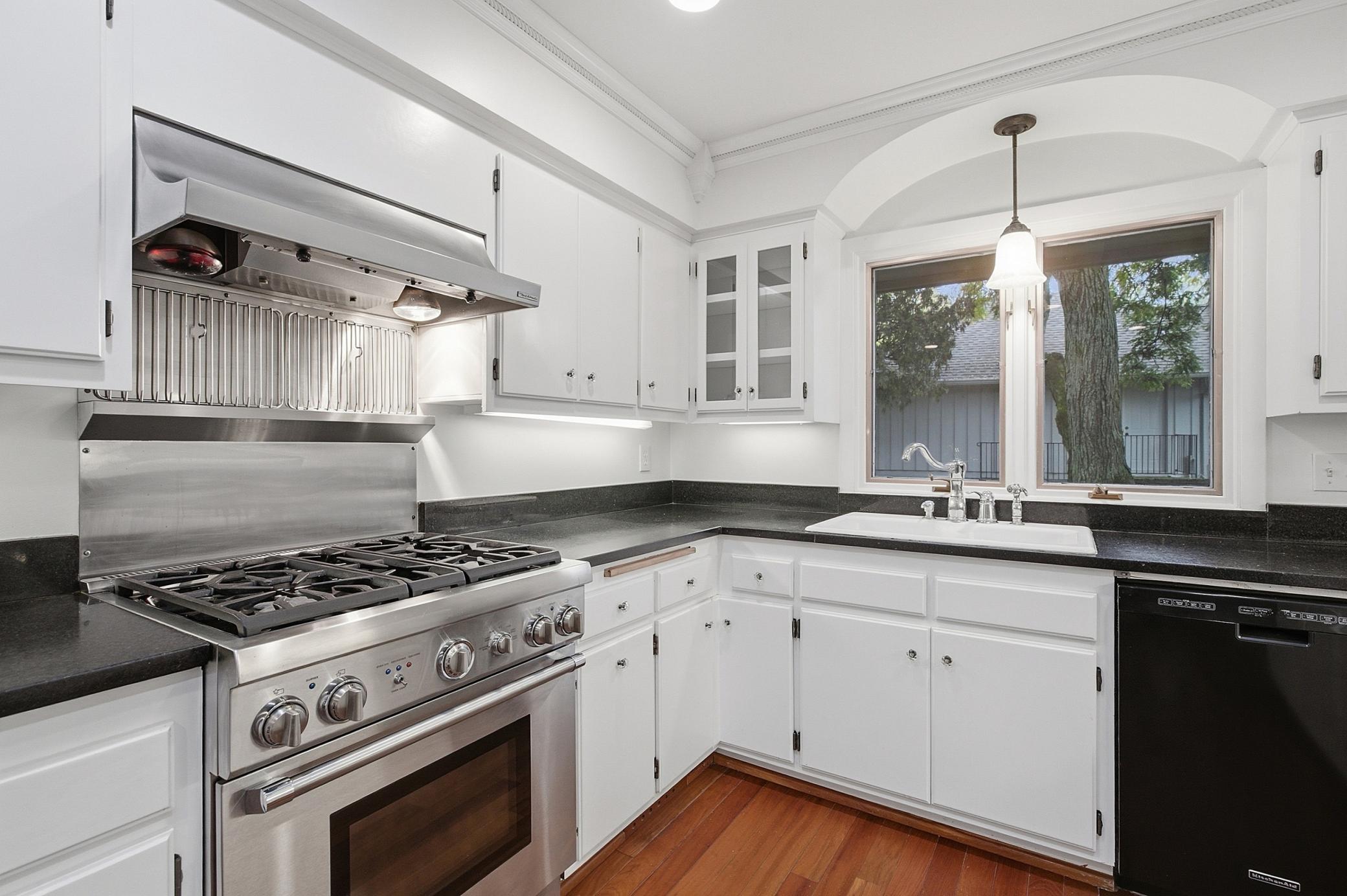 4890 Regents Walk Property Photo 24
