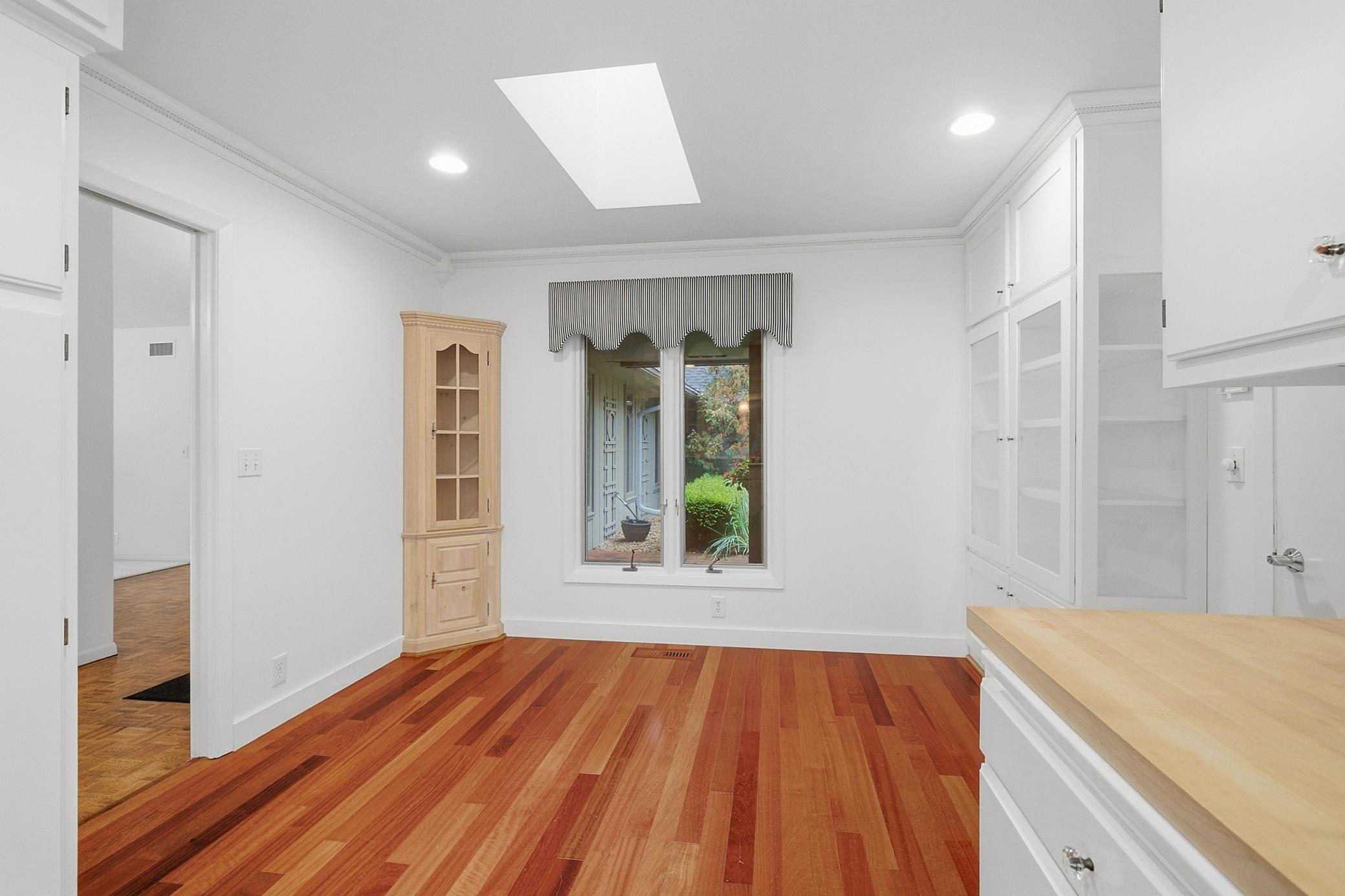 4890 Regents Walk Property Photo 29