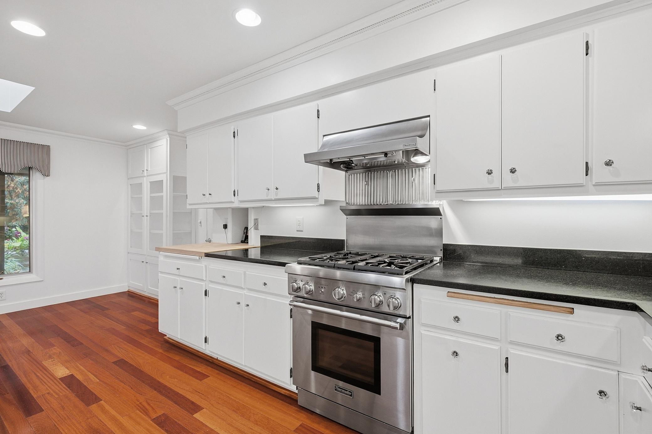 4890 Regents Walk Property Photo 33