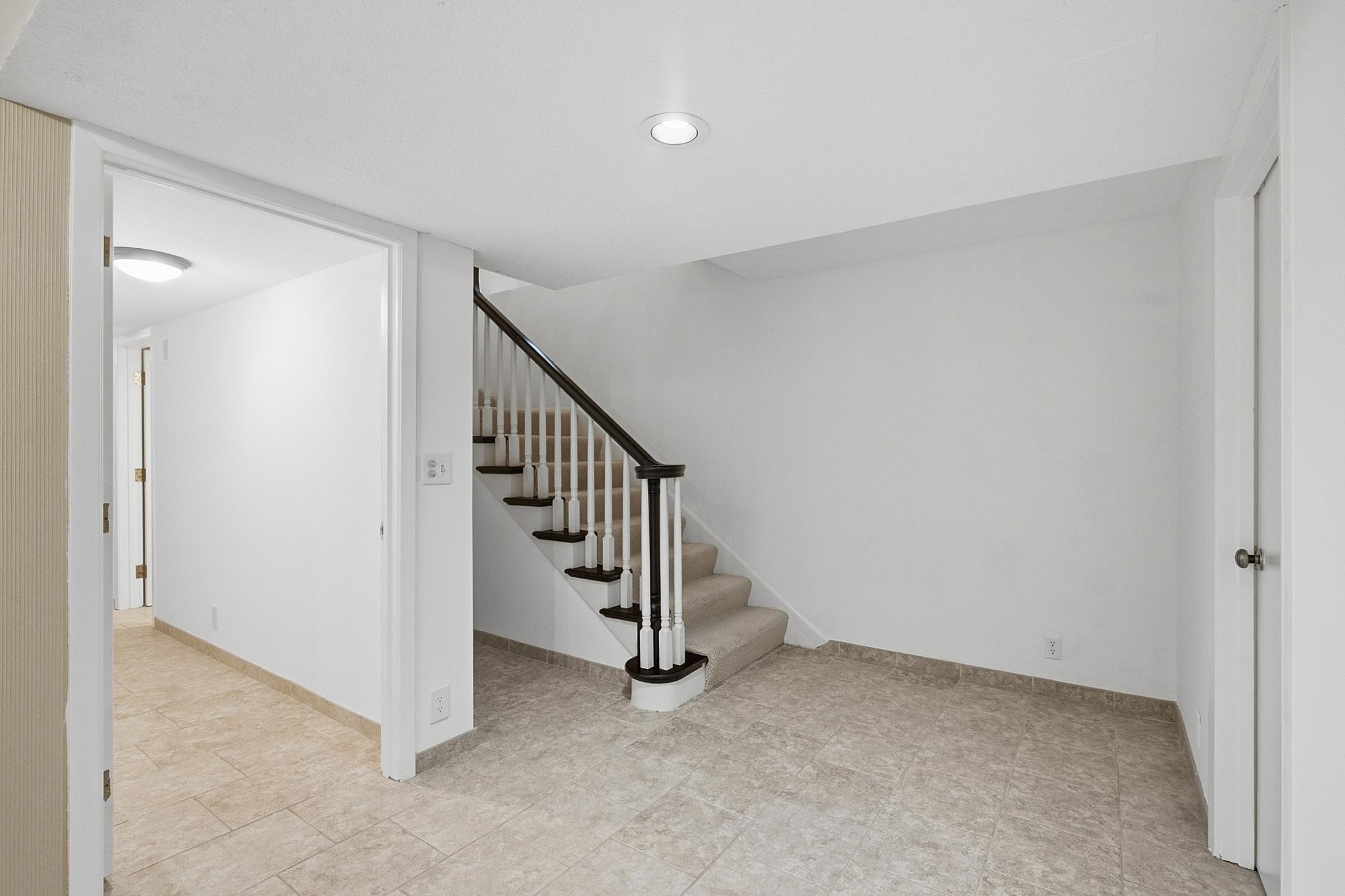 4890 Regents Walk Property Photo 34