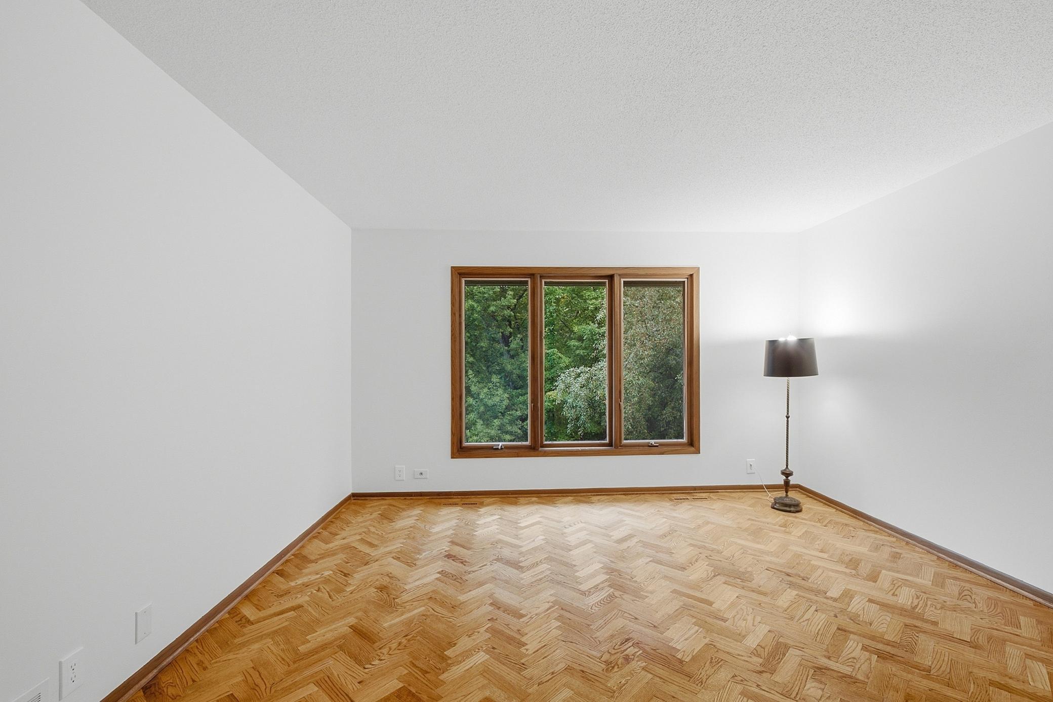 4890 Regents Walk Property Photo 36