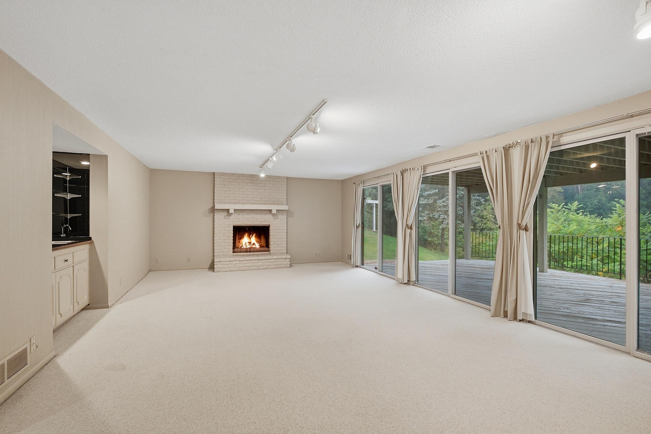 4890 Regents Walk Property Photo 38