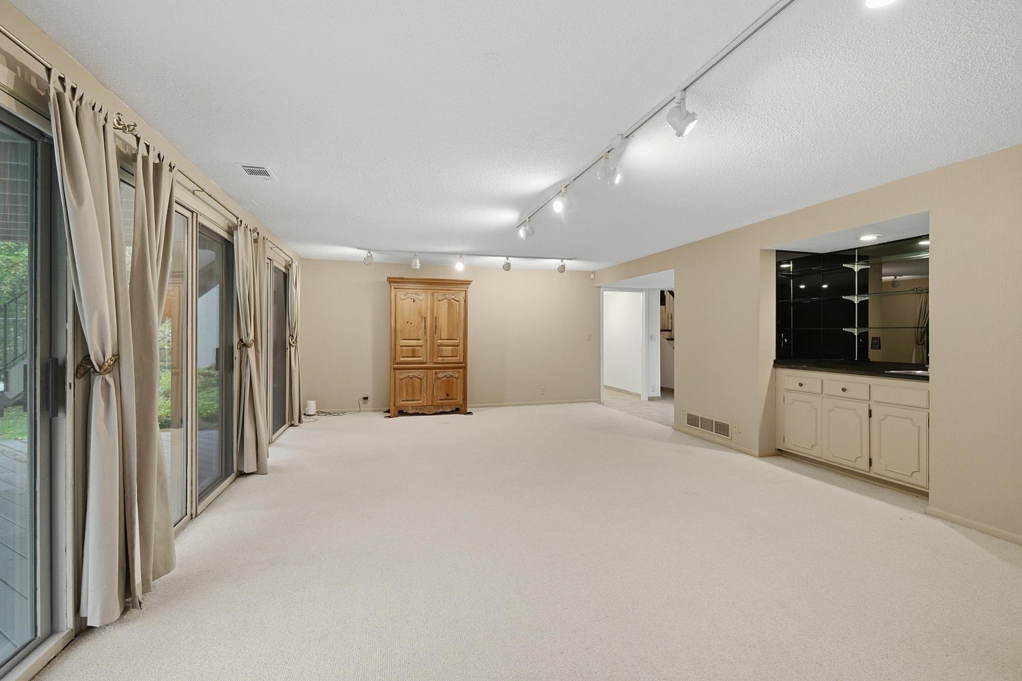 4890 Regents Walk Property Photo 40