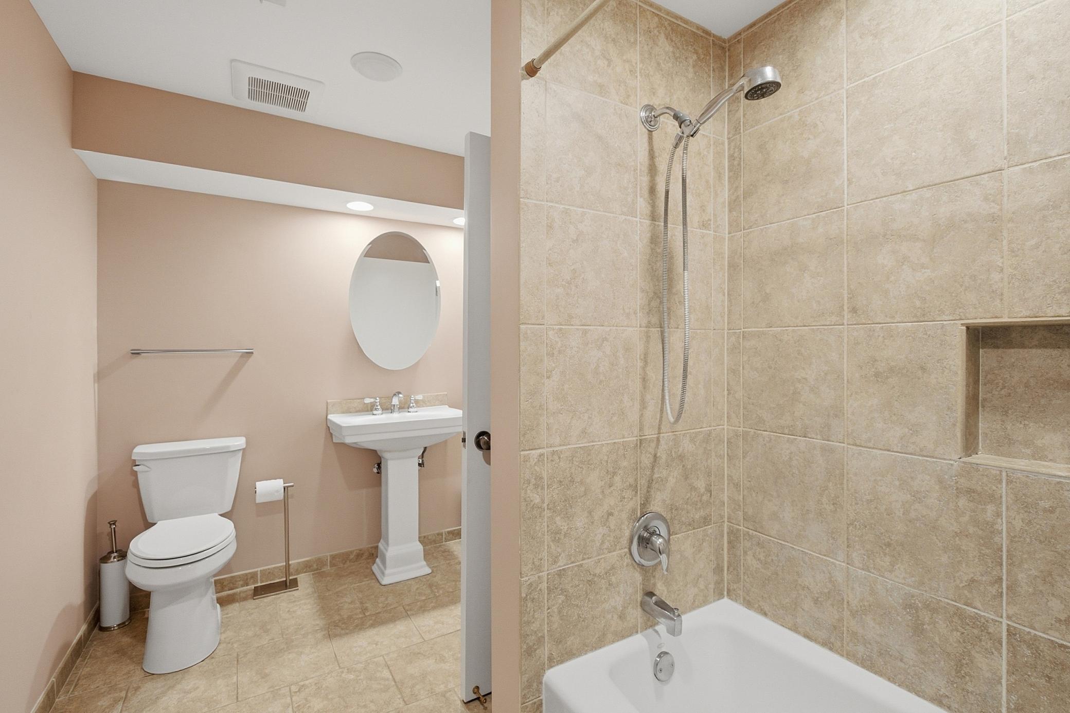 4890 Regents Walk Property Photo 43