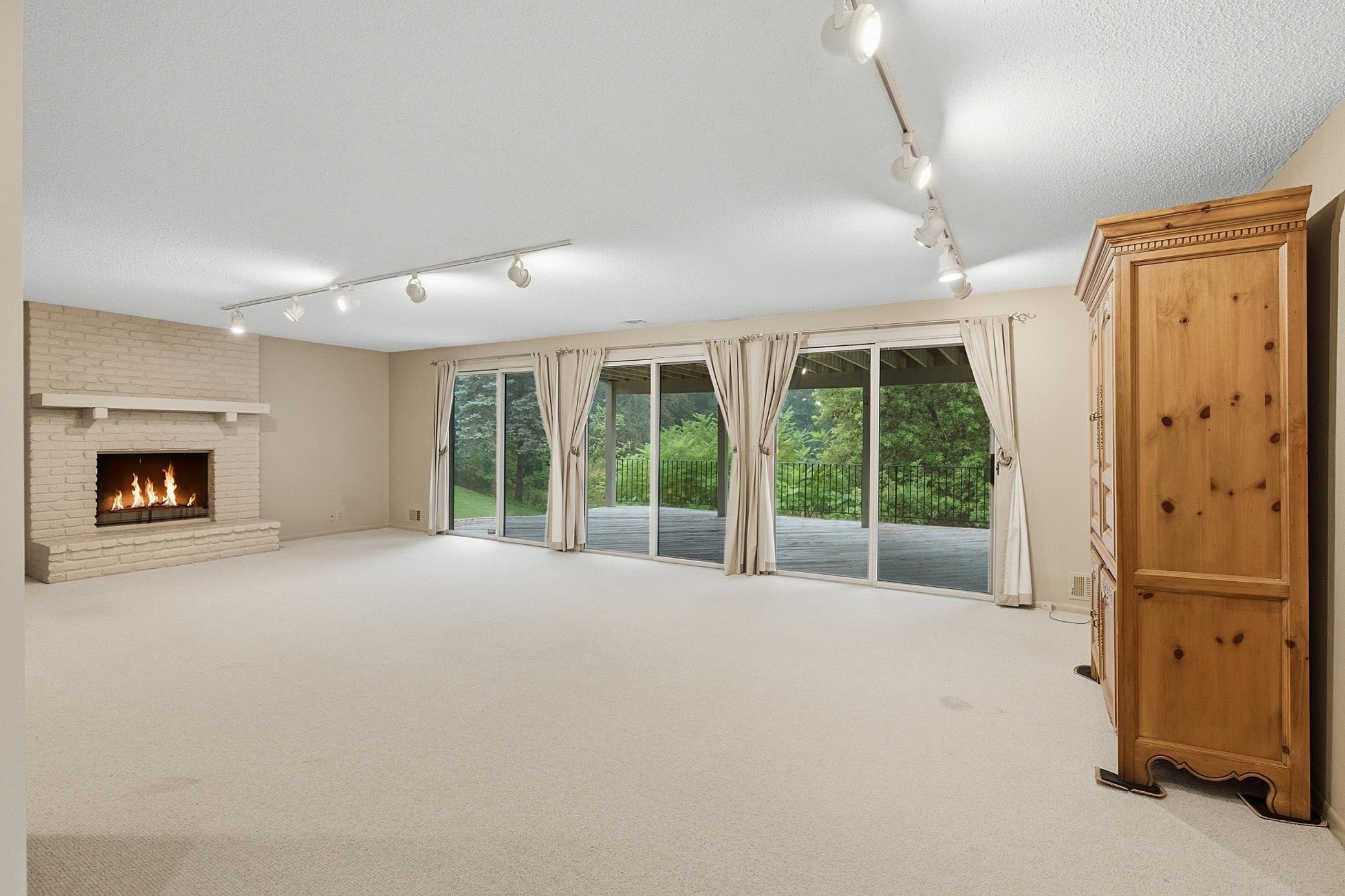 4890 Regents Walk Property Photo 48