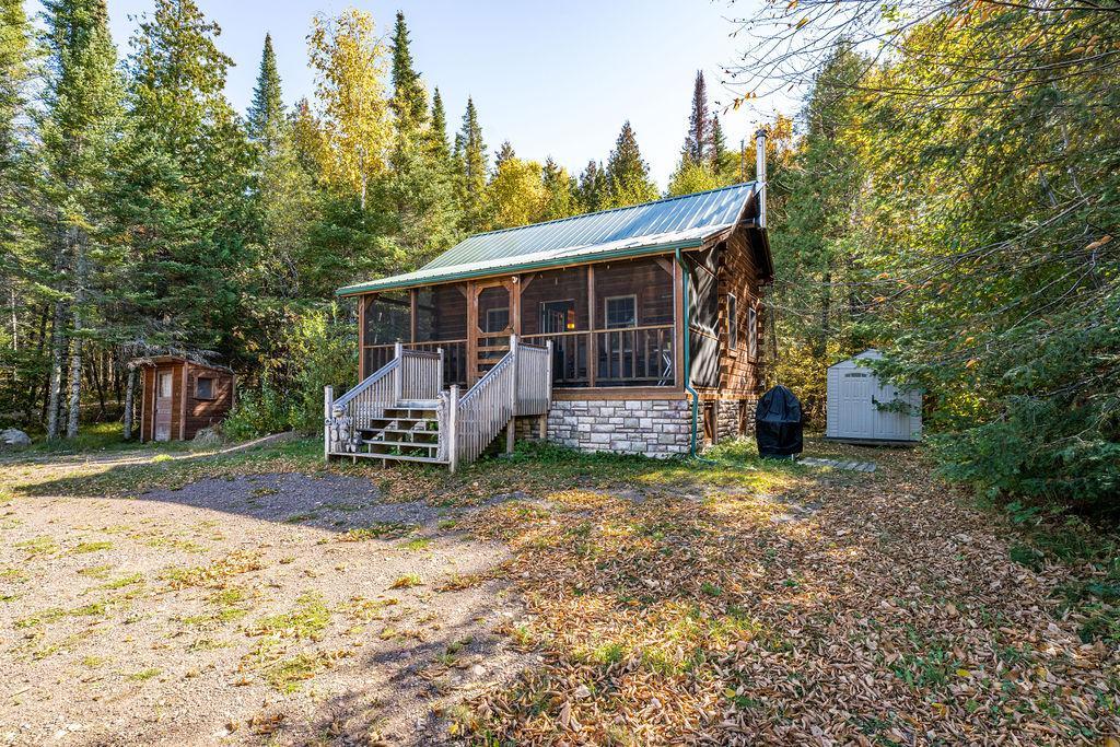 4223 S Thomas Lake Road Property Photo 1