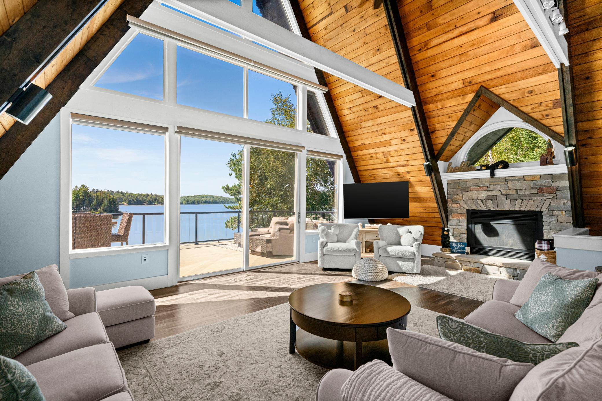 5226 Pontoon Bay Road Property Photo 6