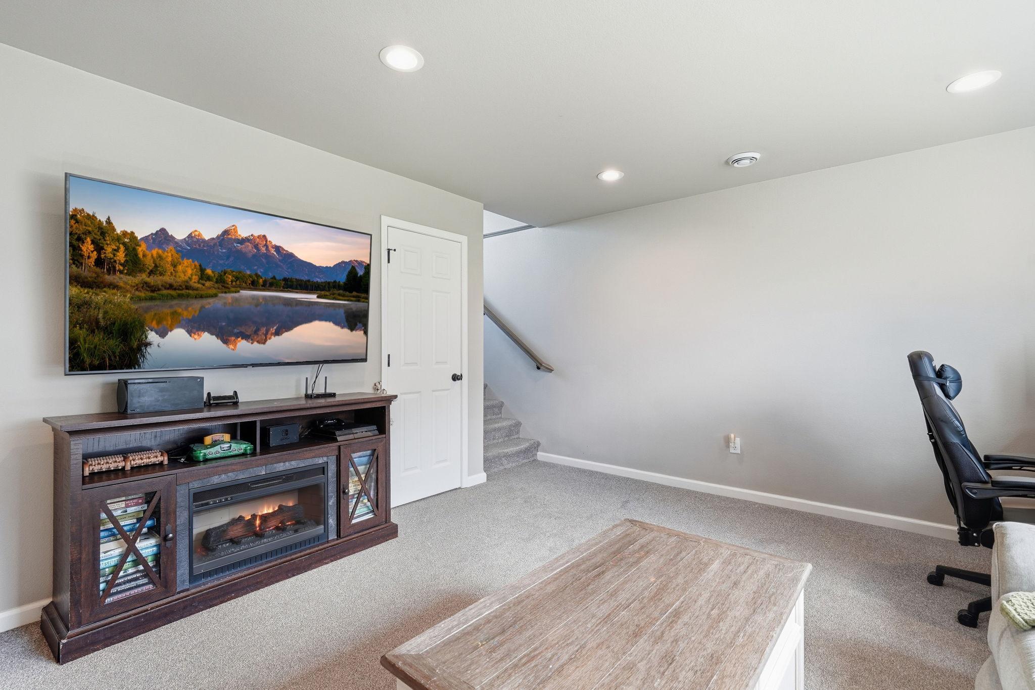 101 5th Street E Property Photo 18