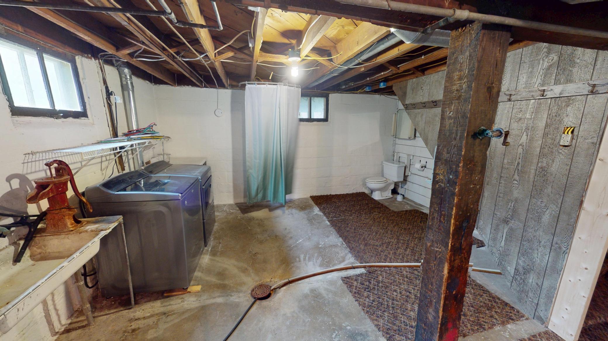340 E 3rd Street Property Photo 37