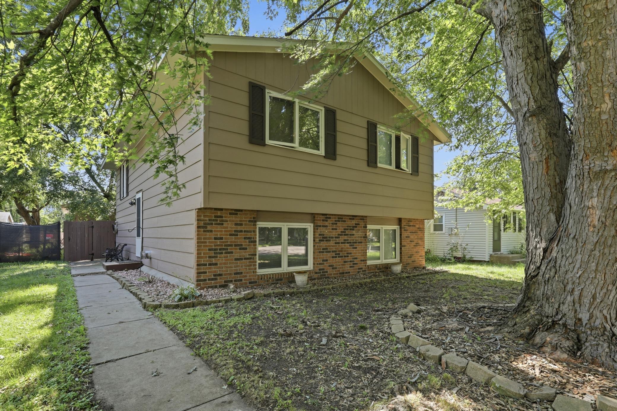 134 34th Avenue N Property Photo 1