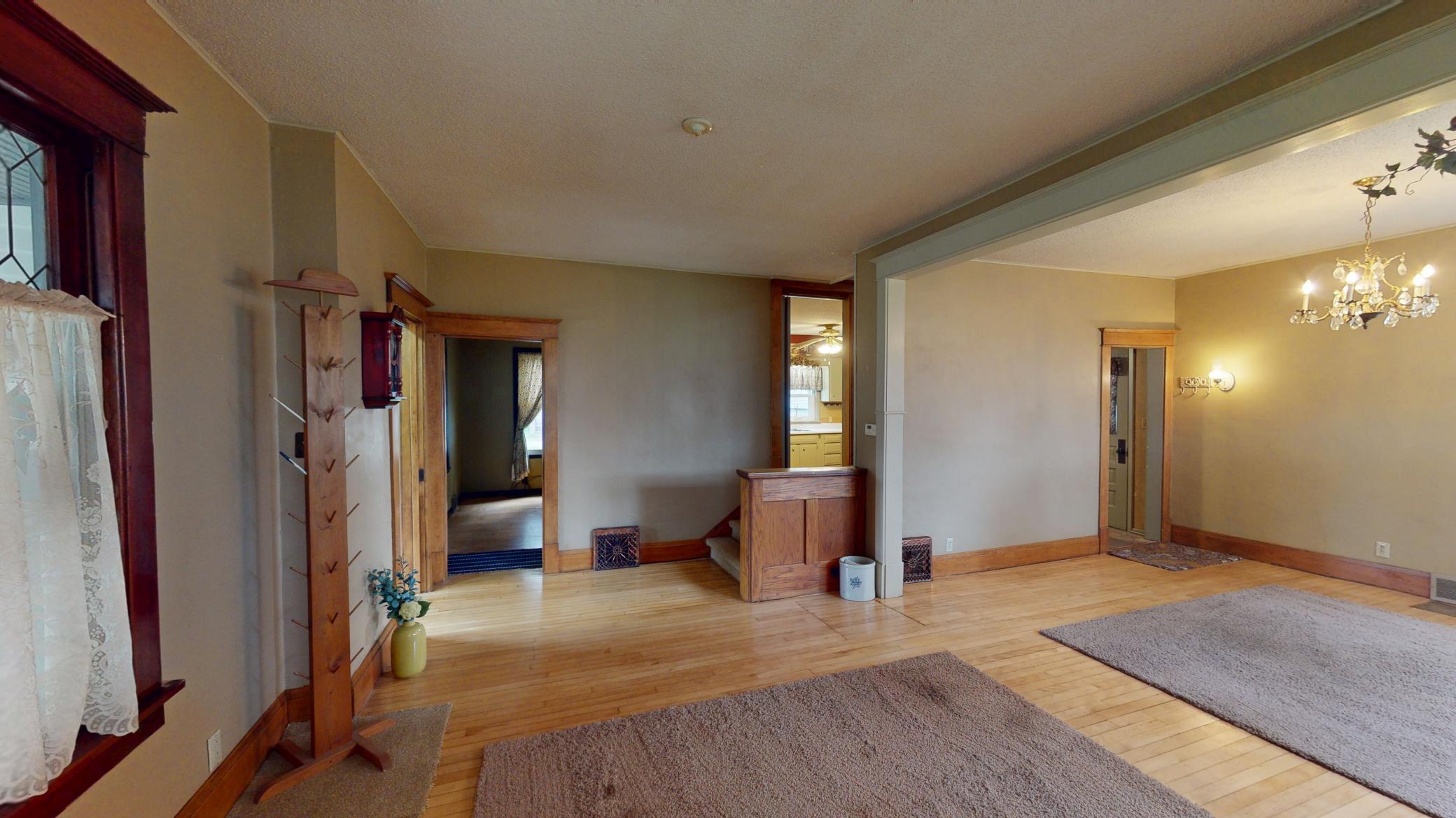 148 2nd Avenue Sw Property Photo 3