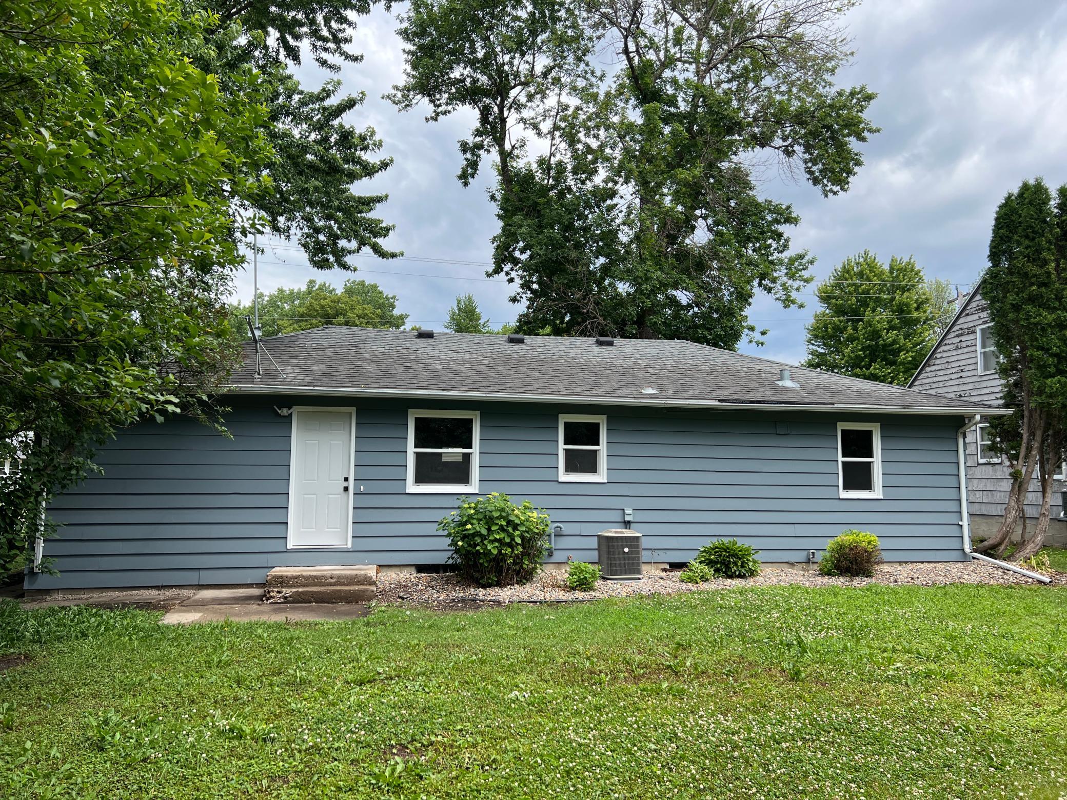 1405 W Clark Street Property Photo 5