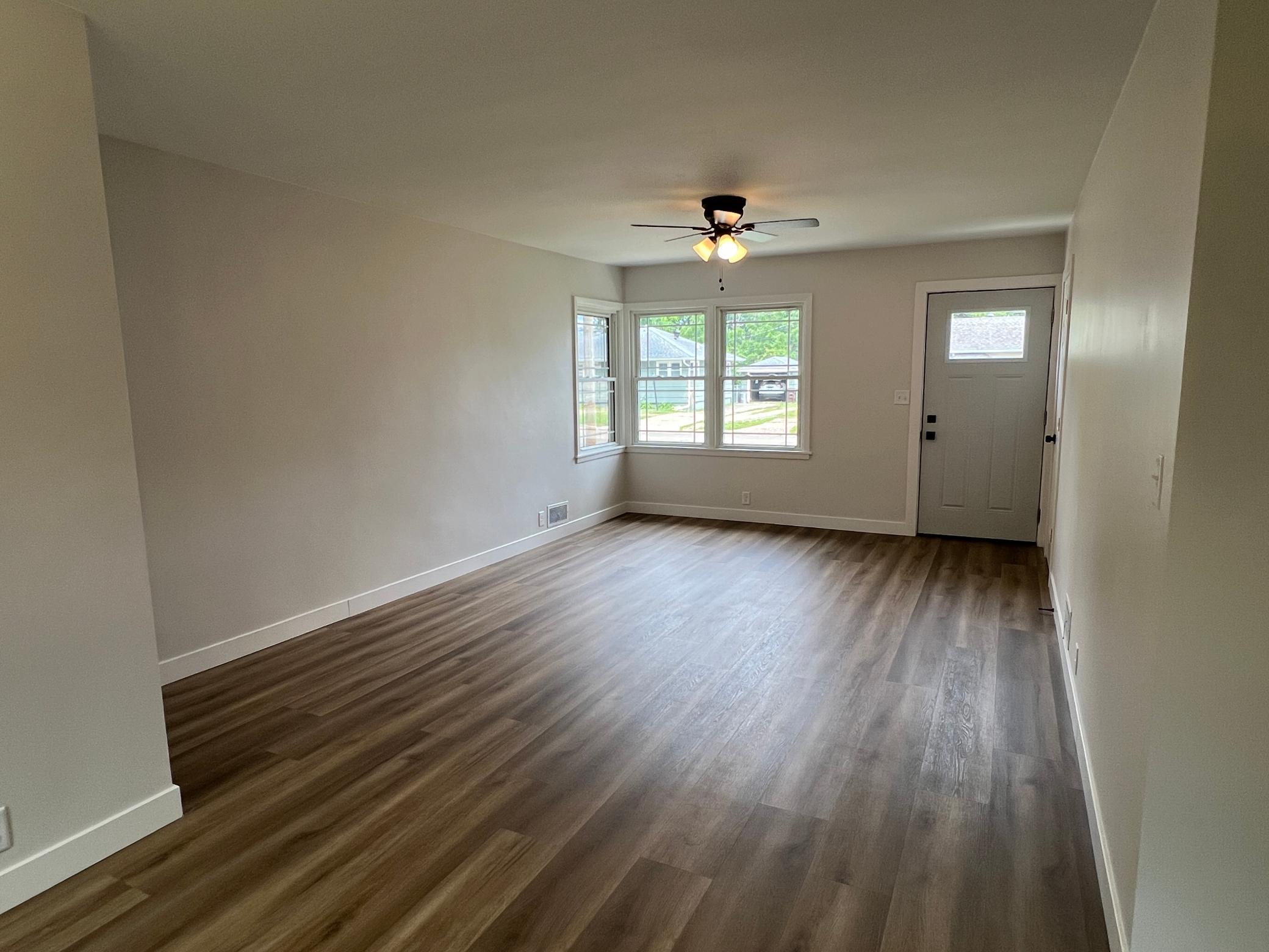 1405 W Clark Street Property Photo 9