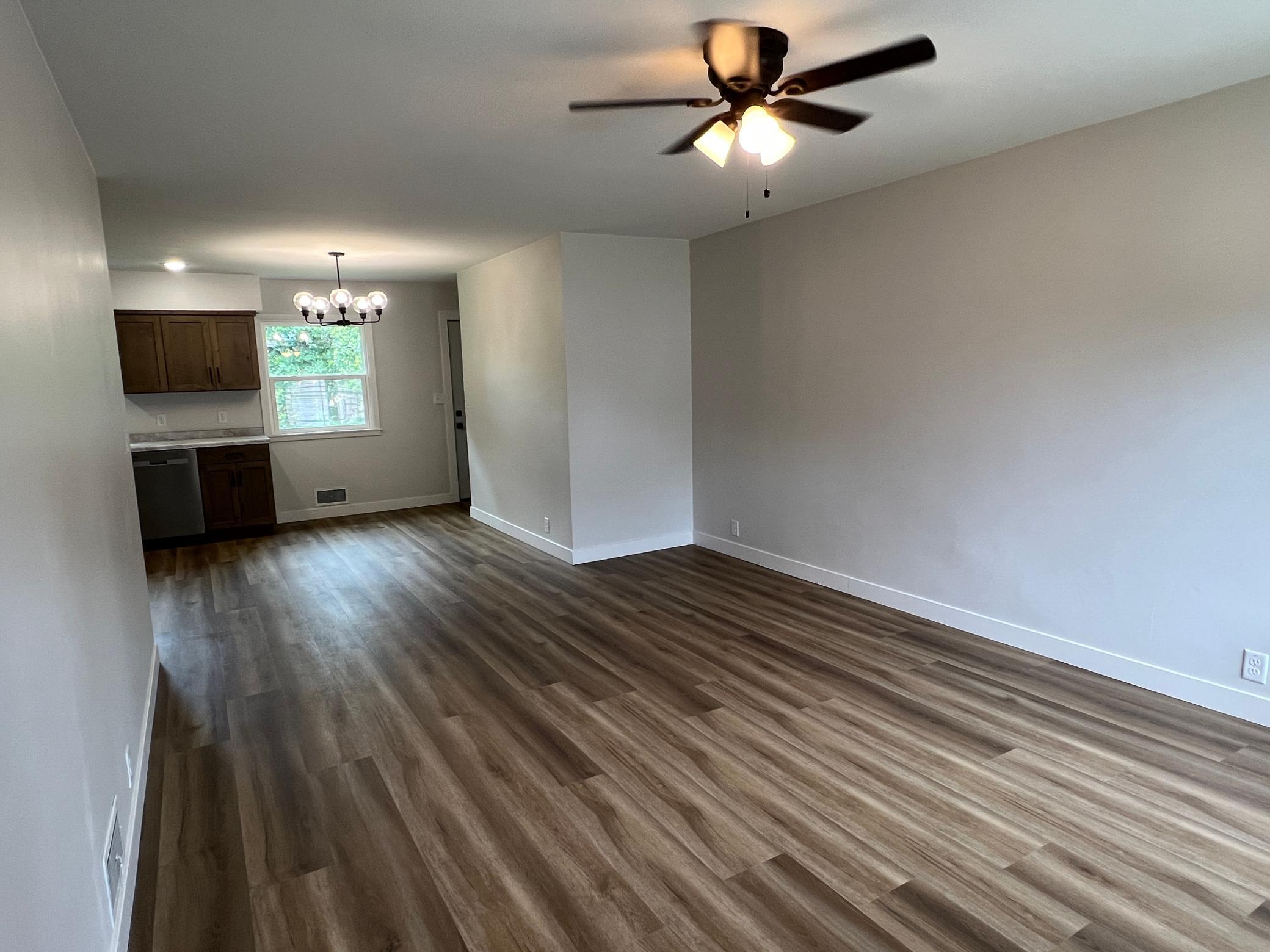 1405 W Clark Street Property Photo 11