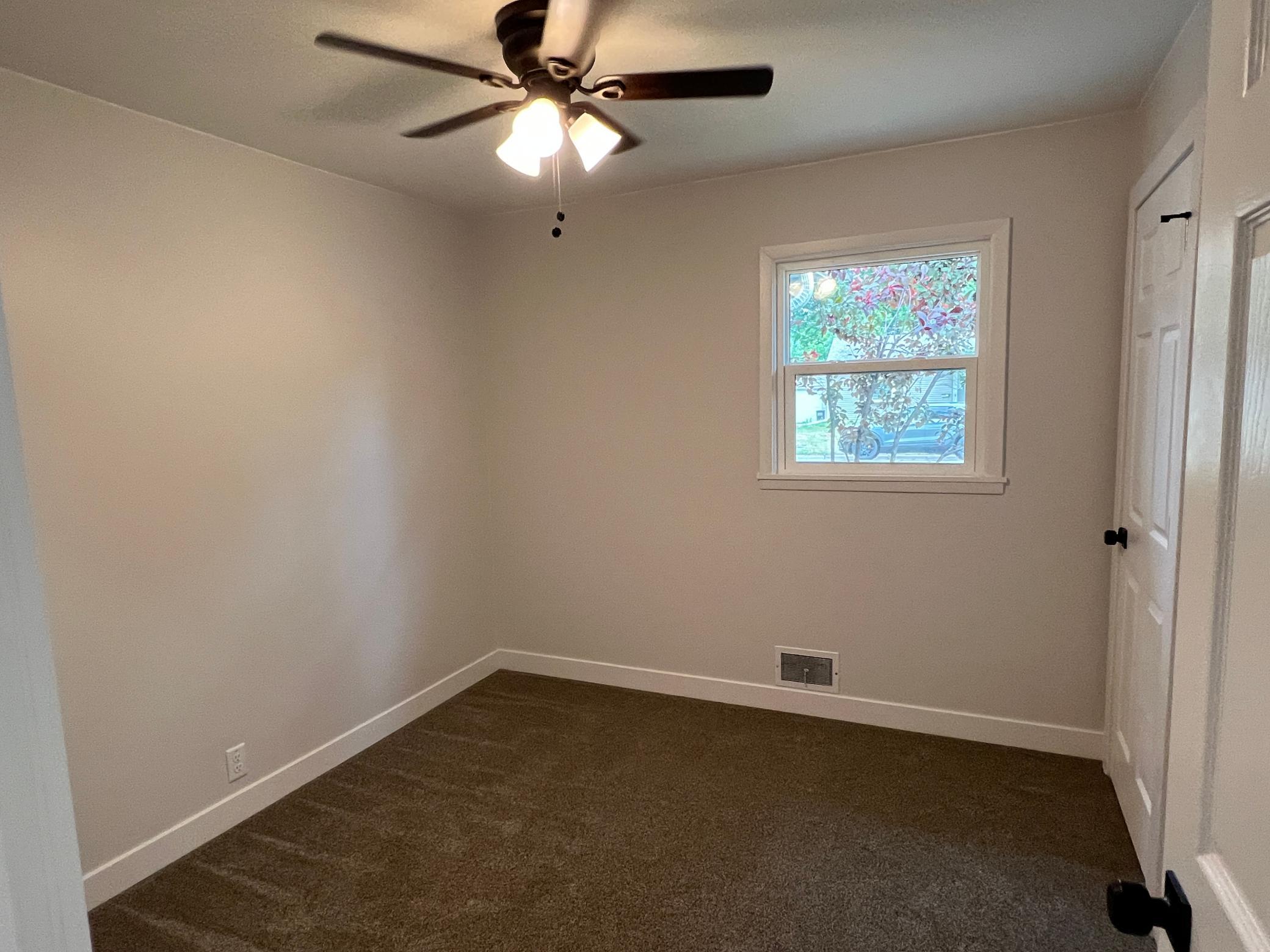 1405 W Clark Street Property Photo 18