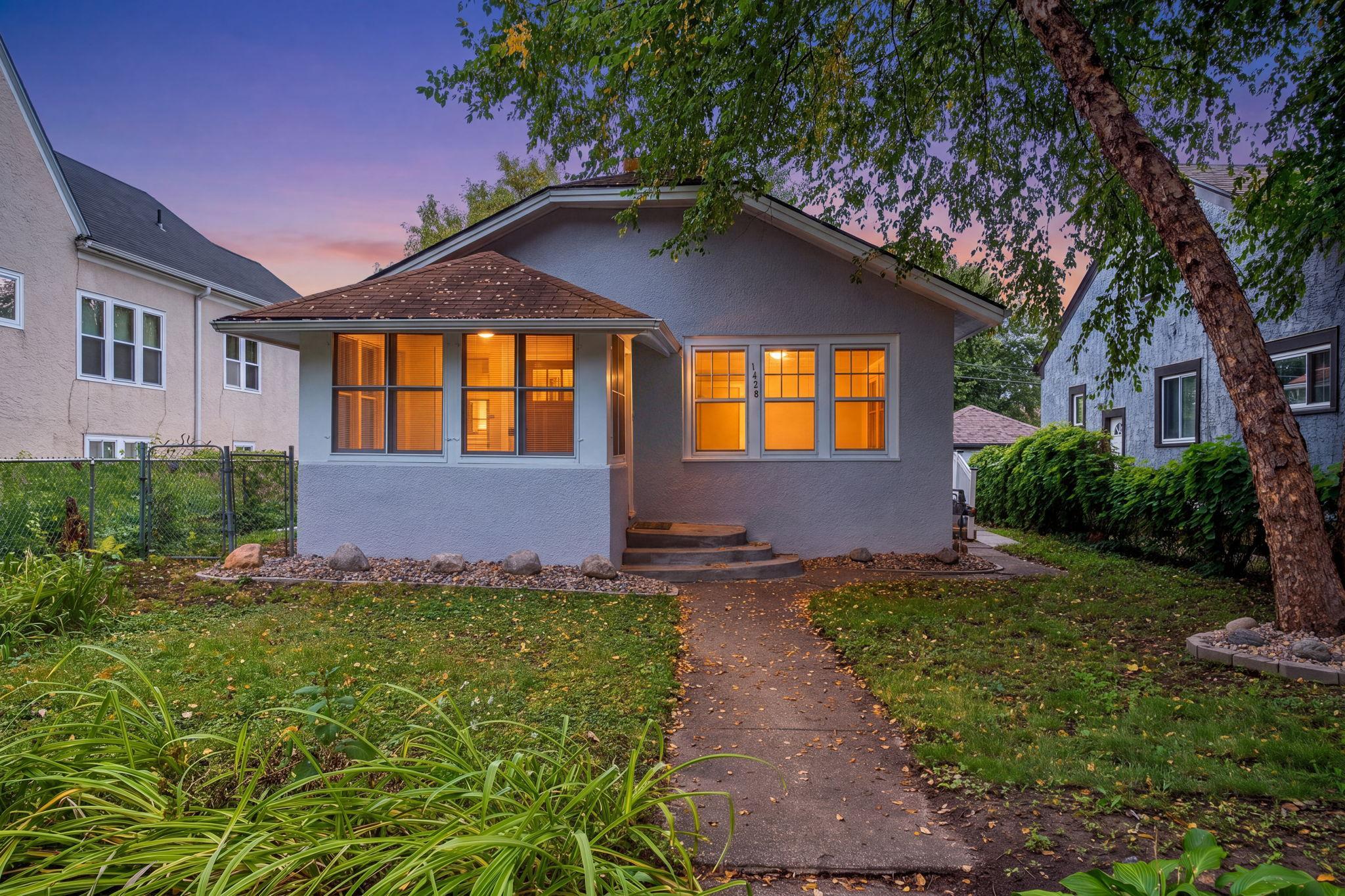 1428 Vincent Avenue N Property Photo 4