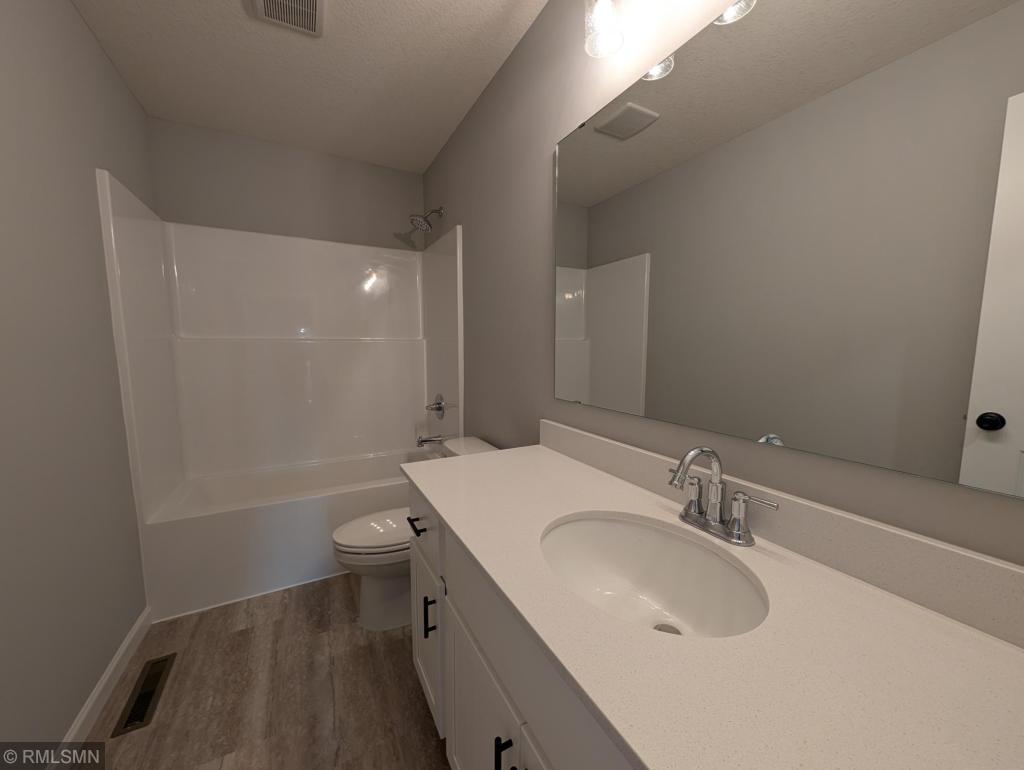 10563 Goodview Avenue S Property Photo 12